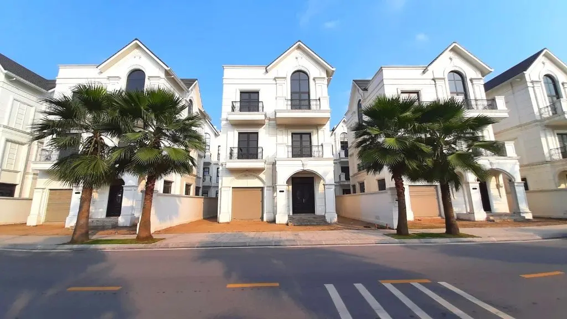 Biệt thự đơn lập 225m2 phân khu Hải Âu đang được giao dịch với mức giá bao nhiêu?