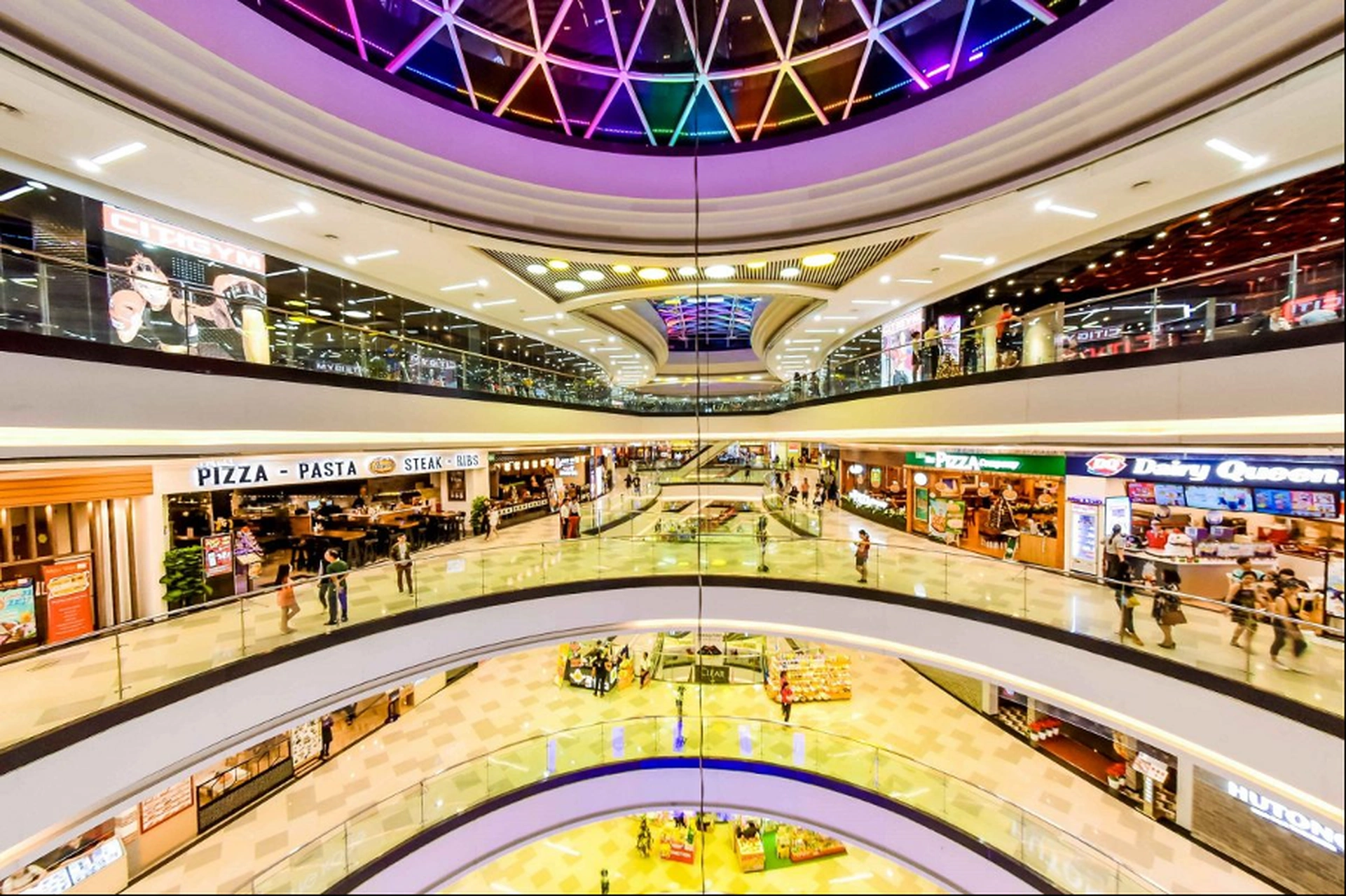 Khám phá những địa điểm vui chơi, ăn uống hấp dẫn khi đến Vạn Hạnh Mall
