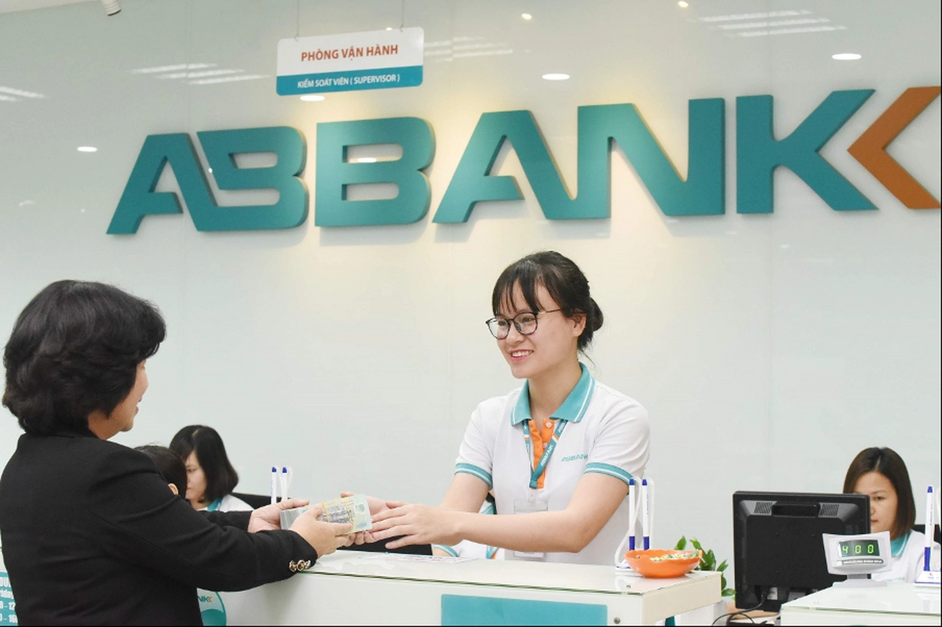 Lãi suất ngân hàng ABBank năm 2023 đang là bao nhiêu? Ngân hàng có cho vay mua dự án Masteri West Heights không?