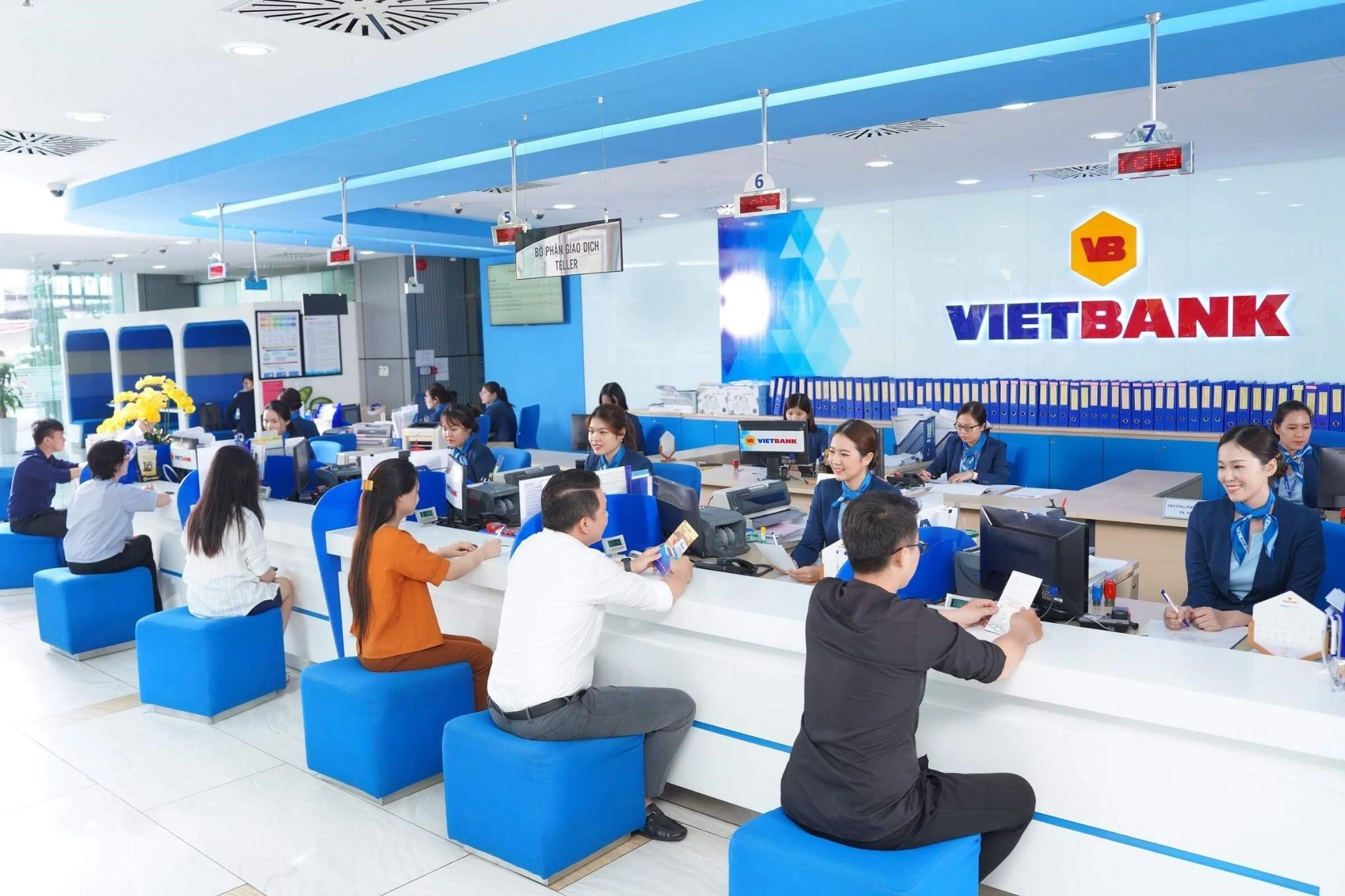 Lãi suất ngân hàng VietBank năm 2023 đang là bao nhiêu? Ngân hàng có cho vay mua dự án bất động sản không?