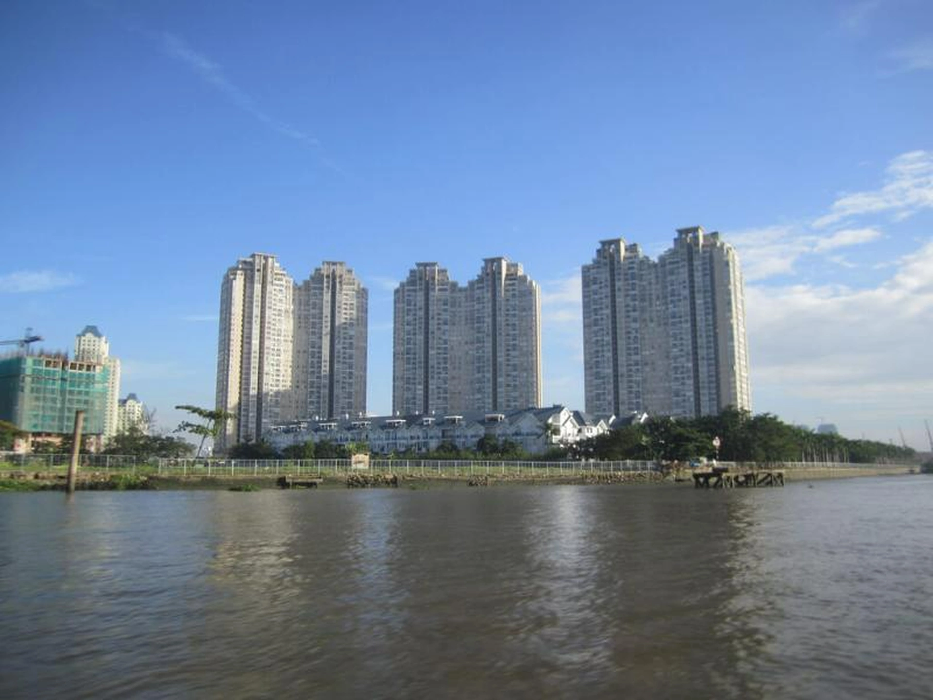 Quận Bình Thạnh có chung cư nào đang cho thuê trên 10 triệu đồng/tháng? 