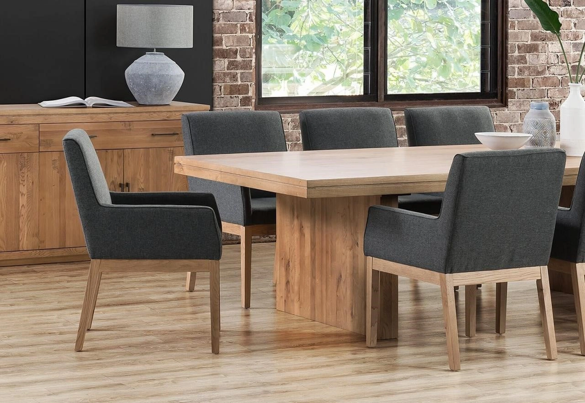 Cách chọn bàn ăn phòng bếp theo màu sắc, tuổi mệnh gia chủ 