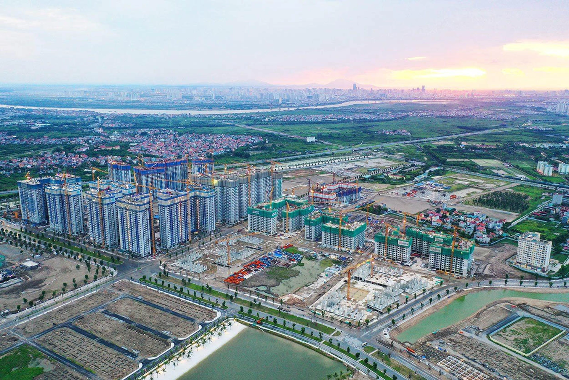 Gần Học viện Tòa Án có chung cư nào đang bán căn hộ 1 phòng ngủ? 