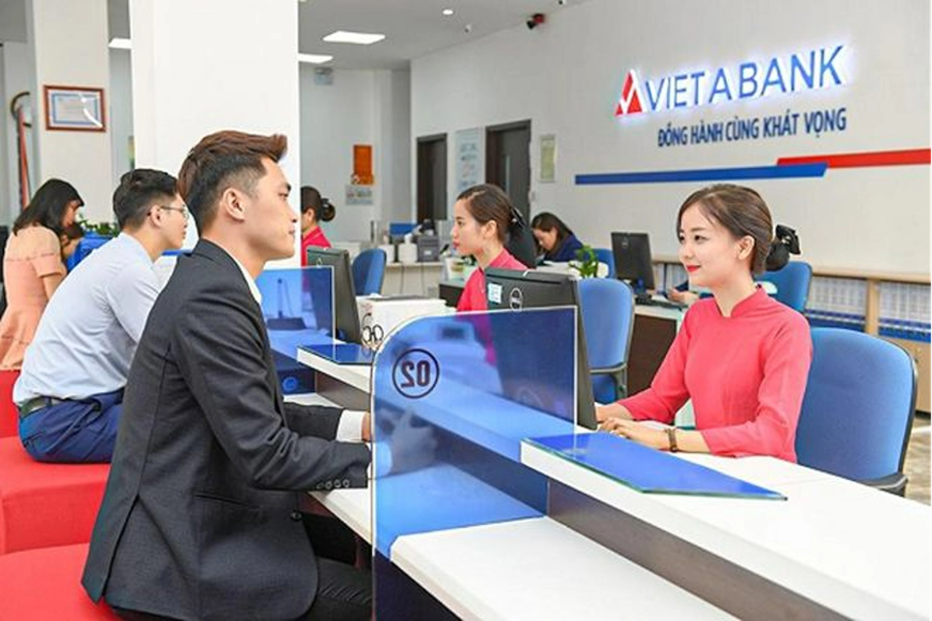 Lãi suất ngân hàng VietABank năm 2023 đang là bao nhiêu? Ngân hàng có cho vay mua dự án bất động sản không?
