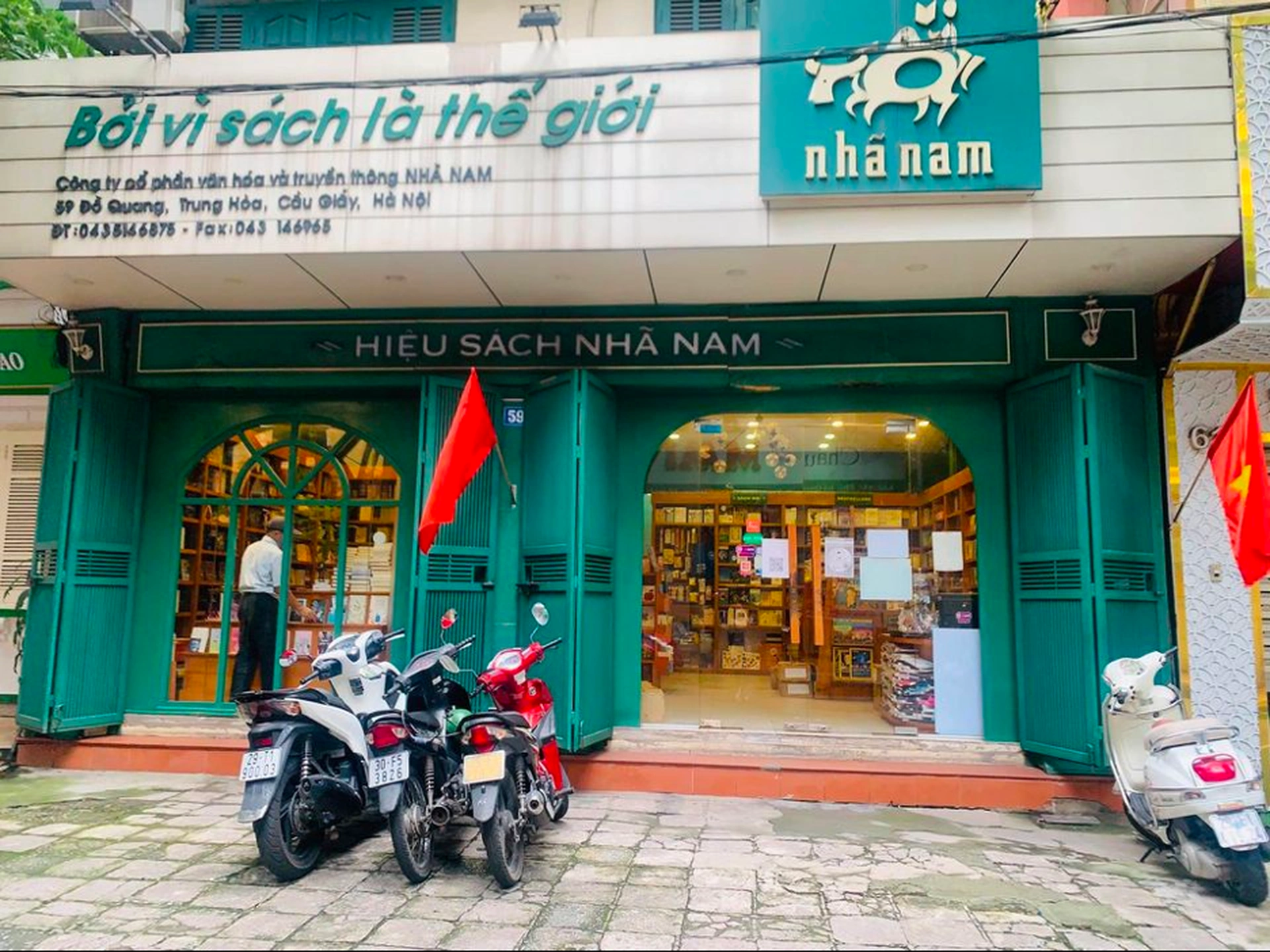 Top 6 nhà sách gần chung cư Luxury Park Views phù hợp đưa trẻ đến khám phá hè này