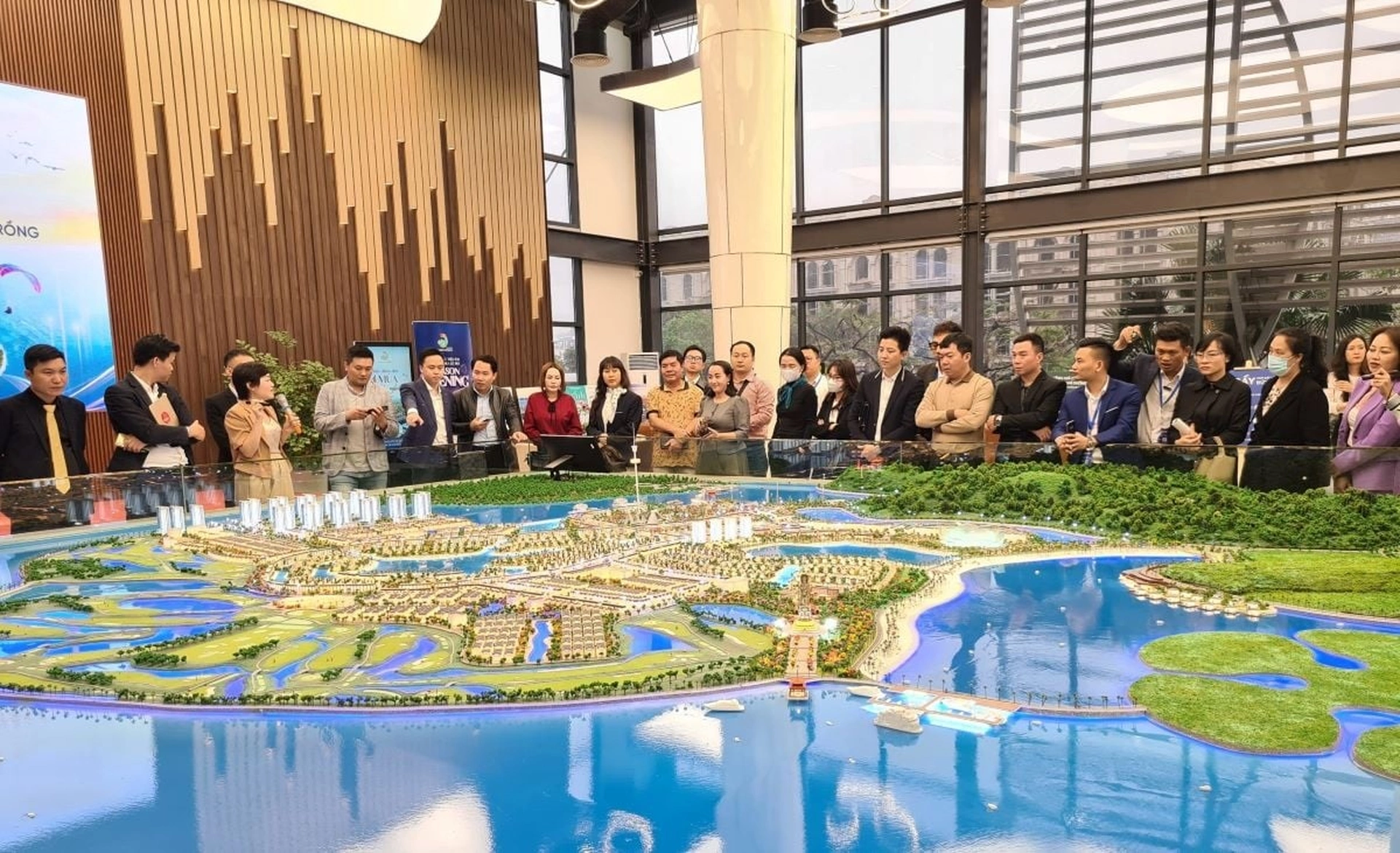 Thực trạng mua bán nhà ở Hà Nội và kinh nghiệm cho các nhà đầu tư