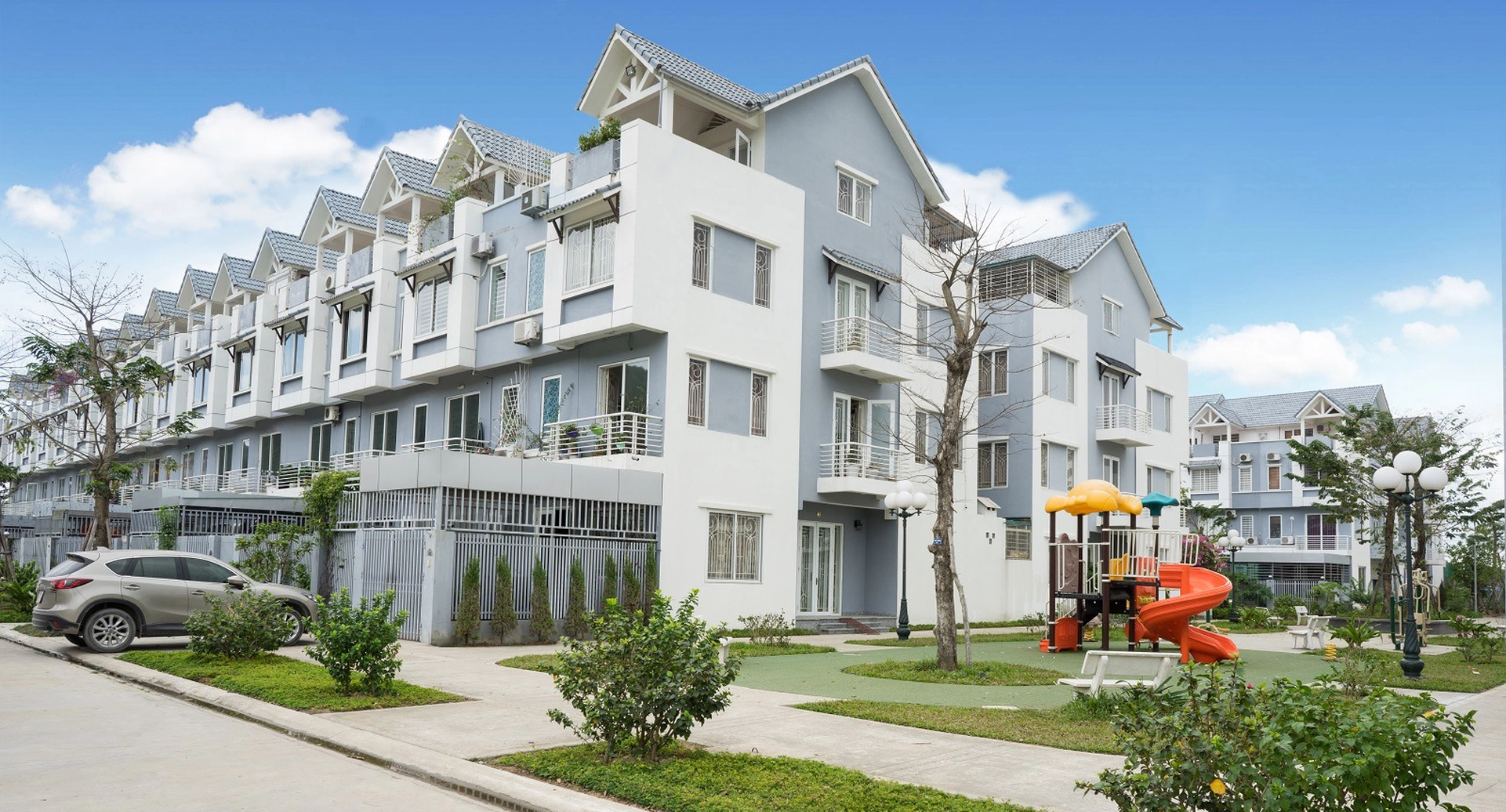 Quyền về lối đi qua bất động sản liền kề