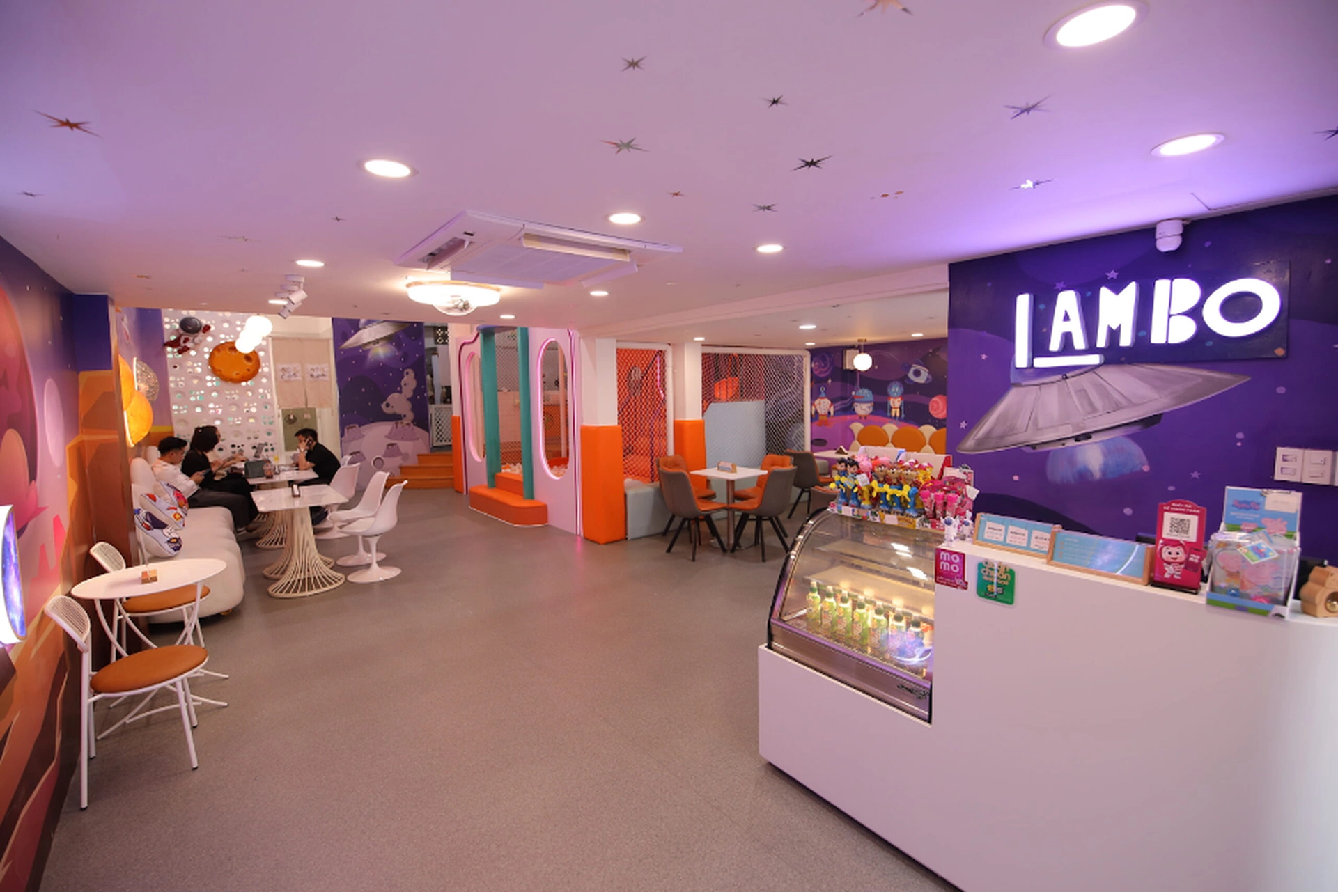 Khám phá quán cà phê có khu vui chơi trẻ em Lambo Kids Cafe & Spa gần chung cư Wilton Tower