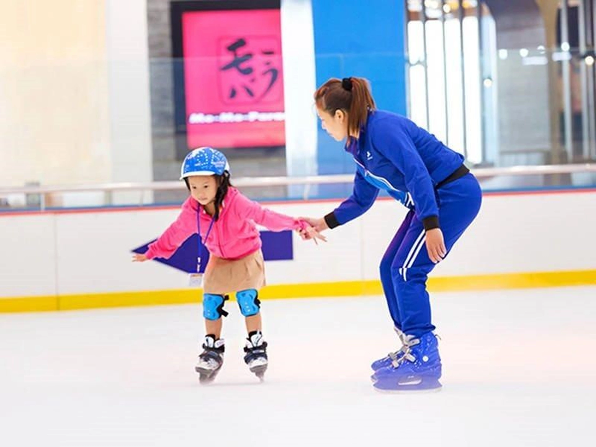 Khám phá sân trượt băng Skateland at Saigon gần Vinhomes Đồng Khởi