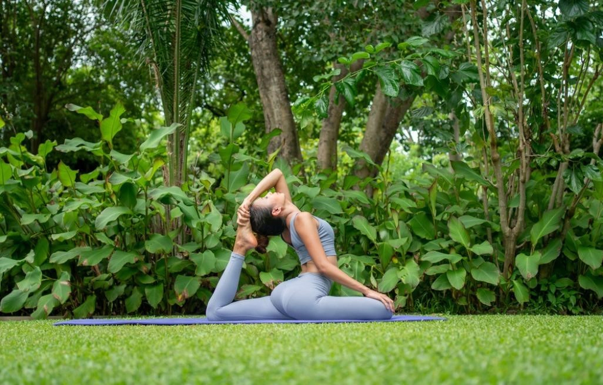 Yoga thư giãn tại vườn trên không Sky Jarden Masteri An Phú