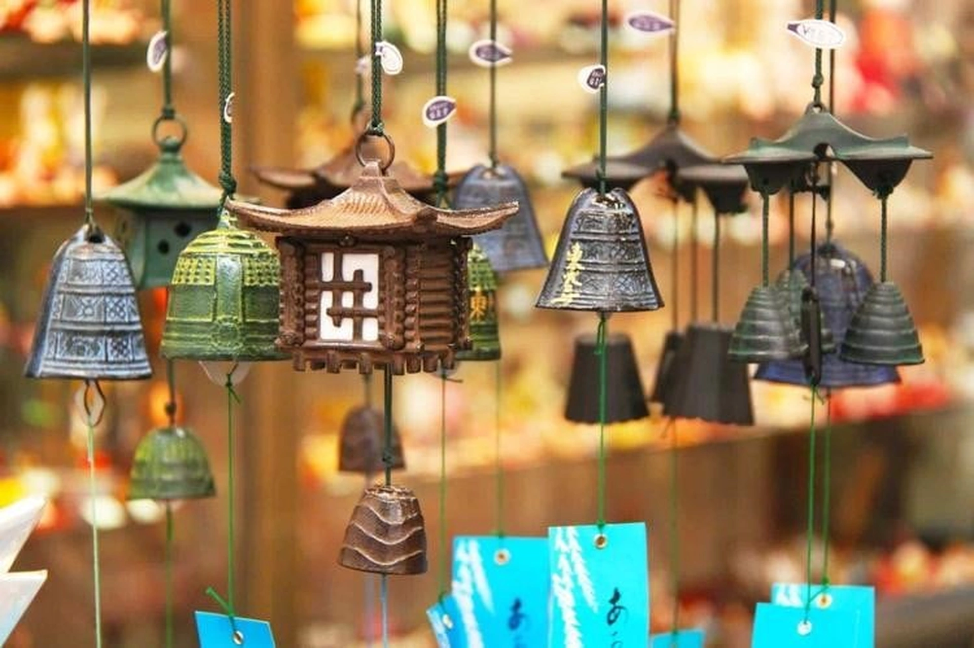 Treo chuông gió phong thủy trong nhà như thế nào để hút tài lộc?