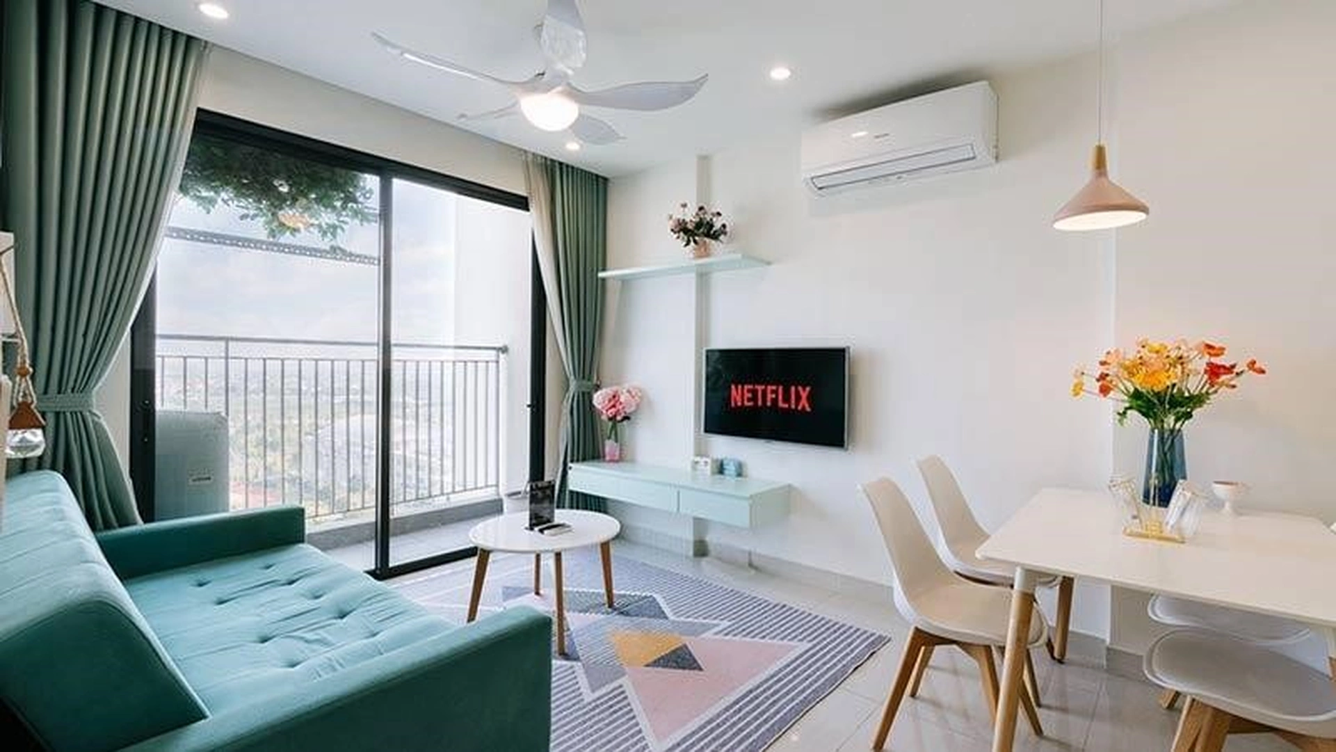 Homestay Vinhomes Ocean Park 1 có view trực diện đại học VinUni cho hội Gen Z đam mê "sống ảo" 