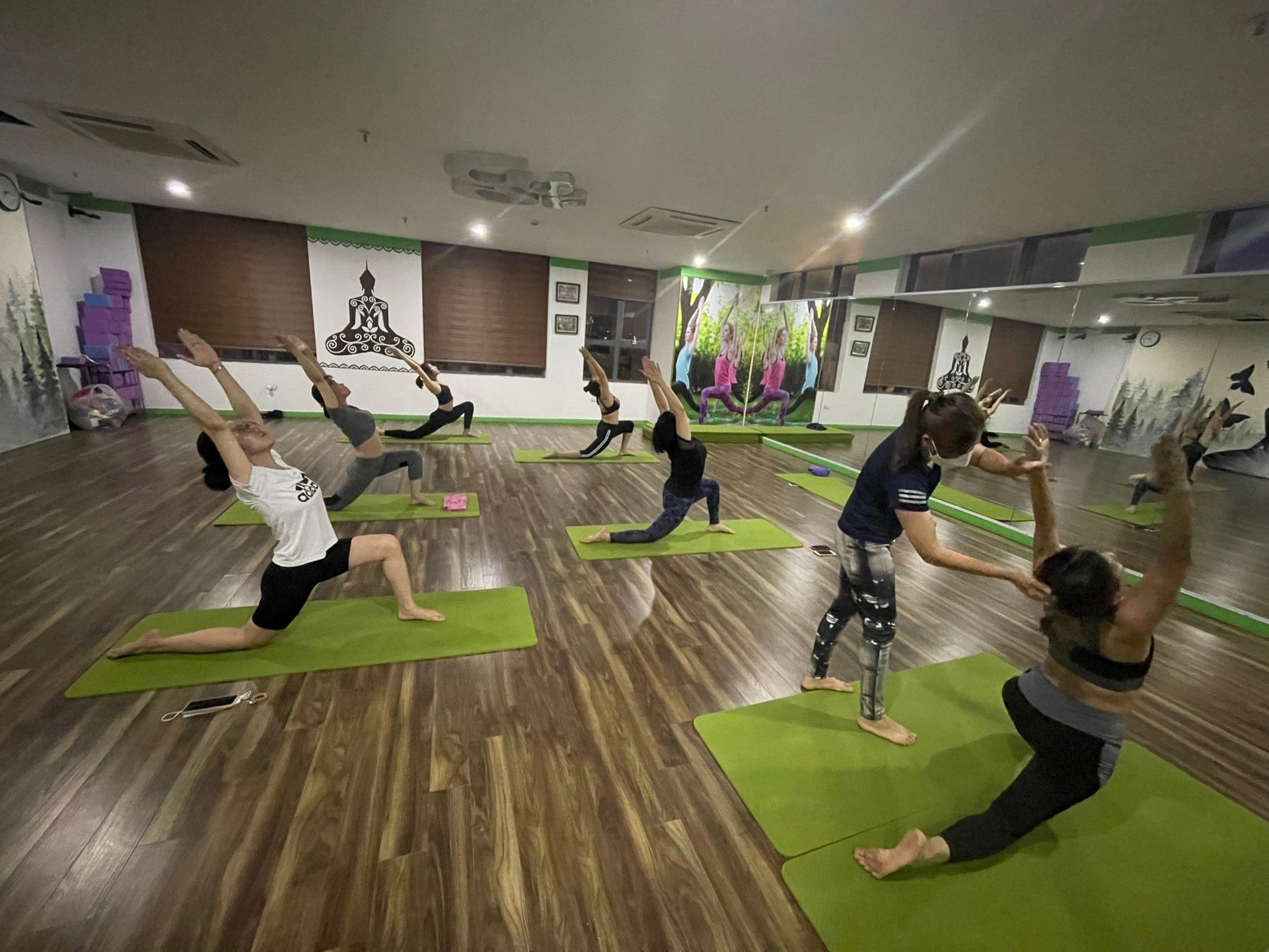 Gần chung cư Hyundai Hillstate quận Hà Đông có phòng gym, yoga nào không?