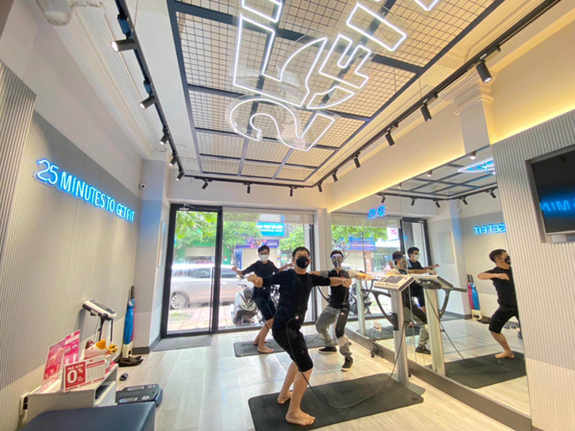 Gần chung cư Luxury Park View quận Cầu Giấy có phòng gym, yoga nào không?