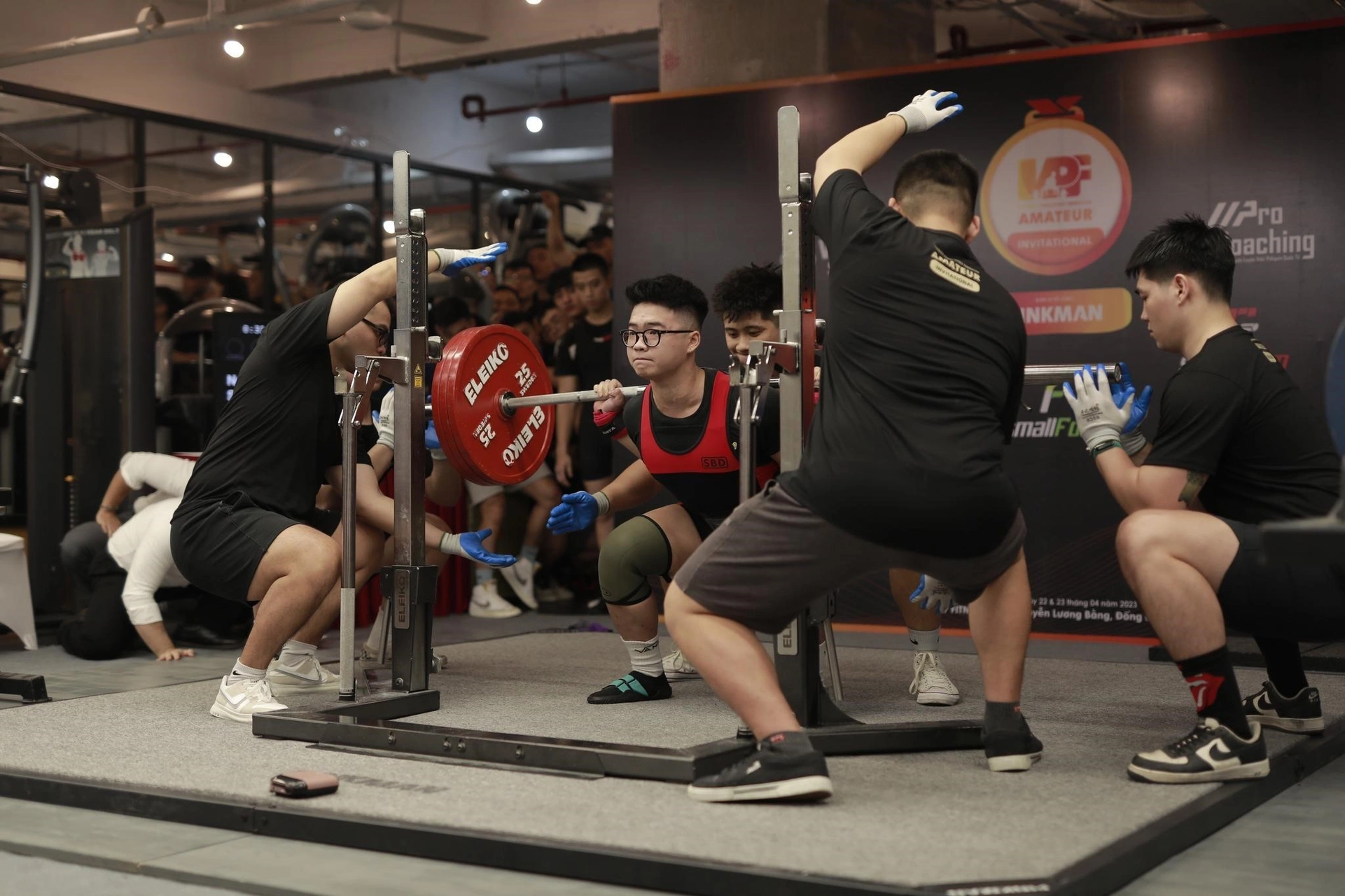 Gần chung cư AQH Riverside quận Long Biên có phòng gym nào không?