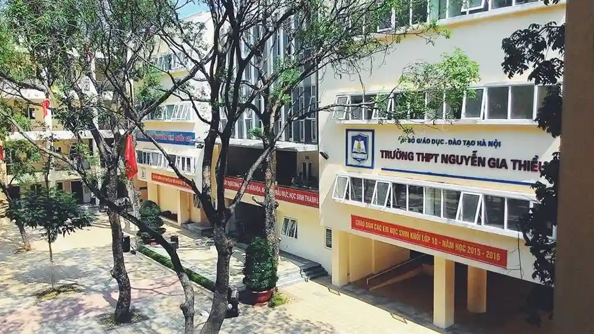 Chung cư Bình Minh Garden quận Long Biên gần các trường THPT nào?