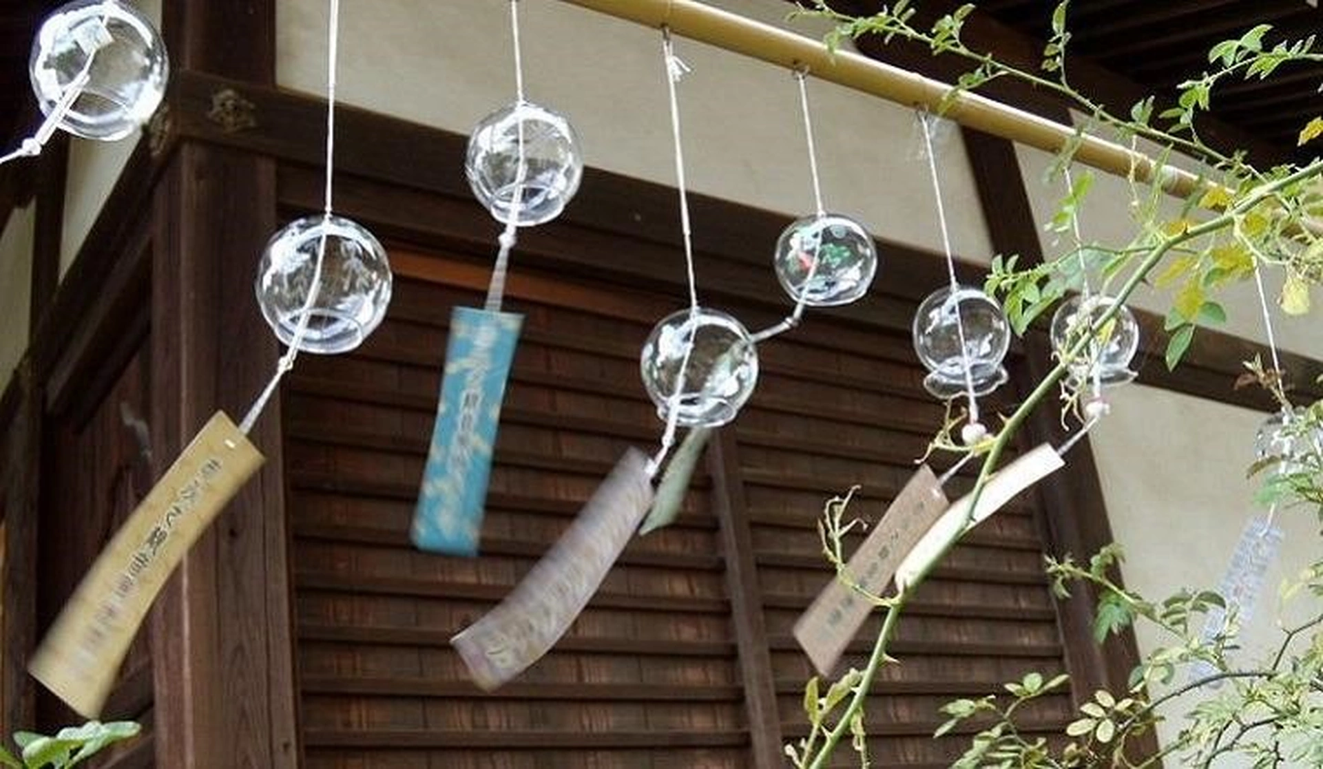 Gợi ý 6 thứ nên treo trước cửa nhà để thu hút tài lộc