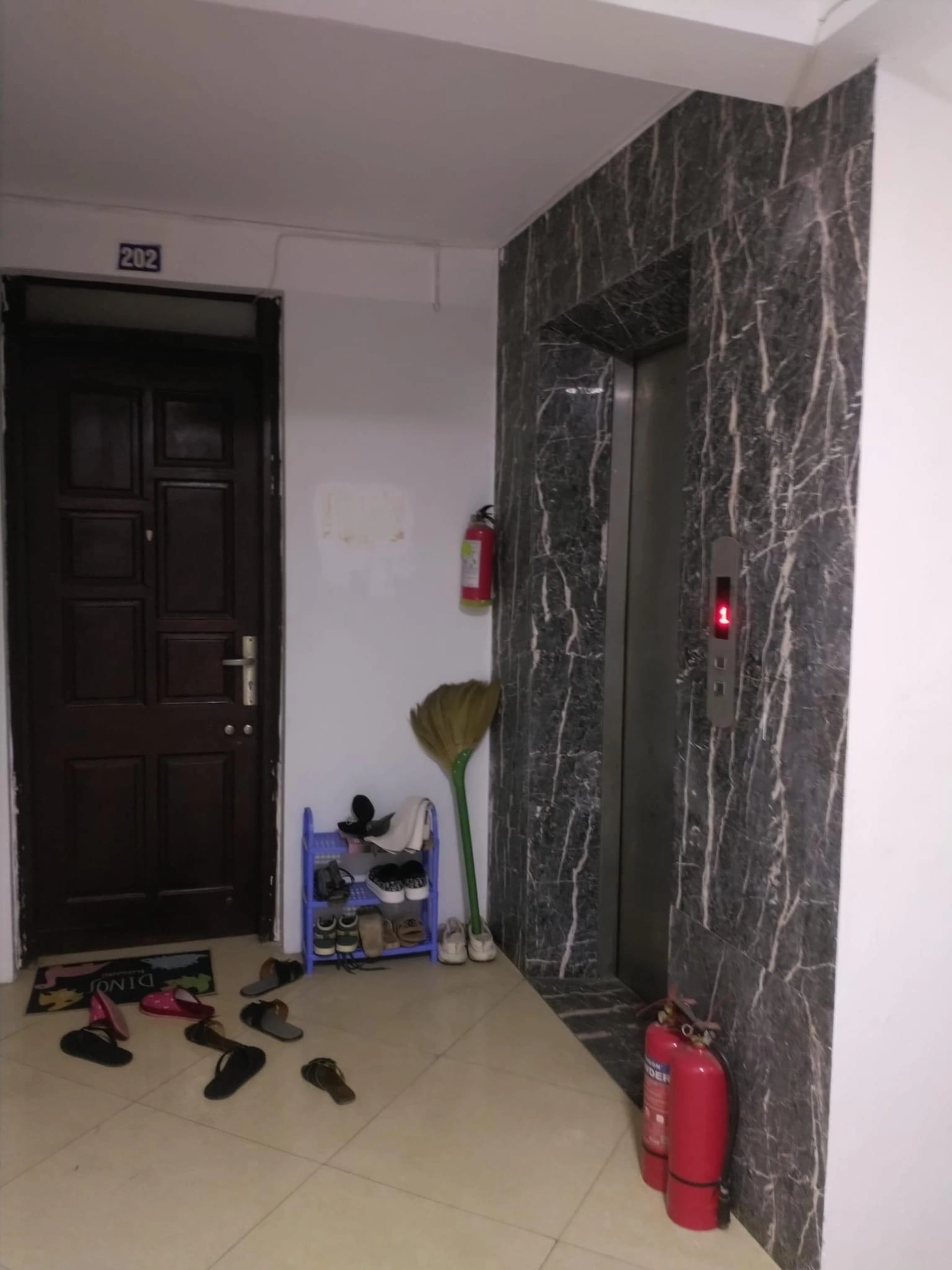 Nhà mặt phố Vương Thừa Vũ, P. Khương Trung, Q. Thanh Xuân, TP. Hà Nội