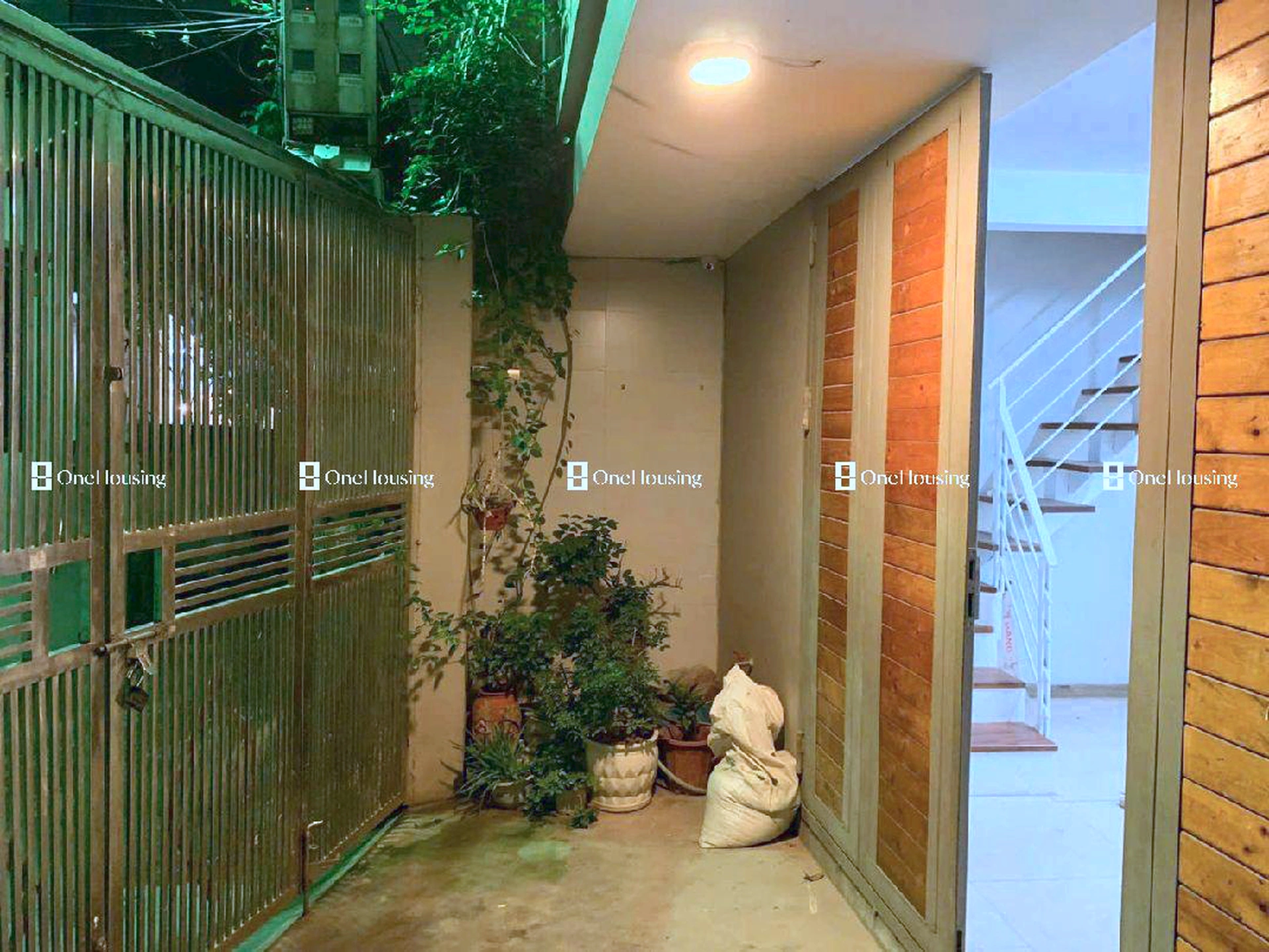 Nhà mặt ngõ cách An Dương Vương 100m, P. Phú Thượng, Q. Tây Hồ, TP. Hà Nội