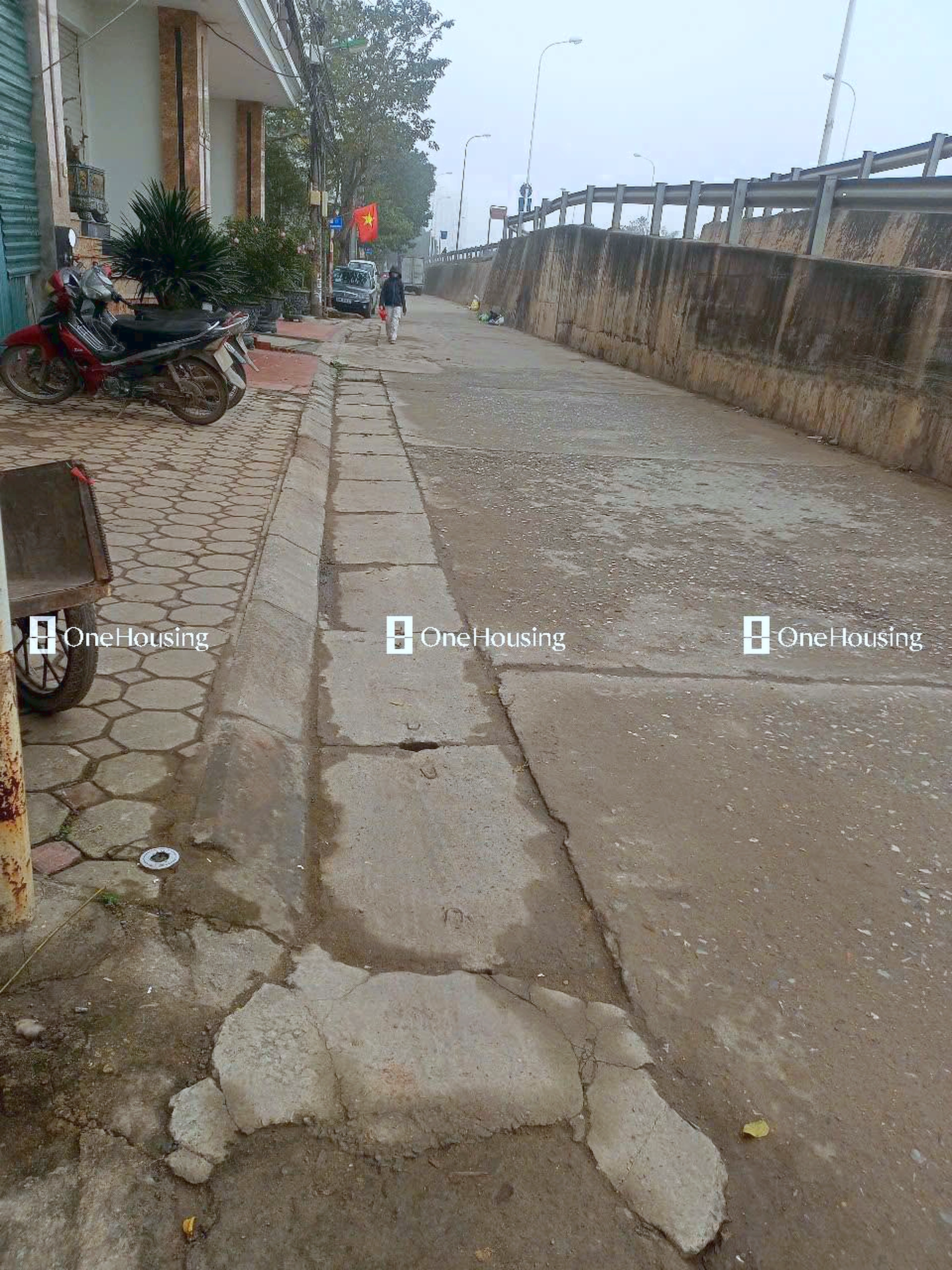 Nhà mặt ngõ cách An Dương Vương (đường gom chân đê) 15m, P. Phú Thượng, Q. Tây Hồ, TP. Hà Nội