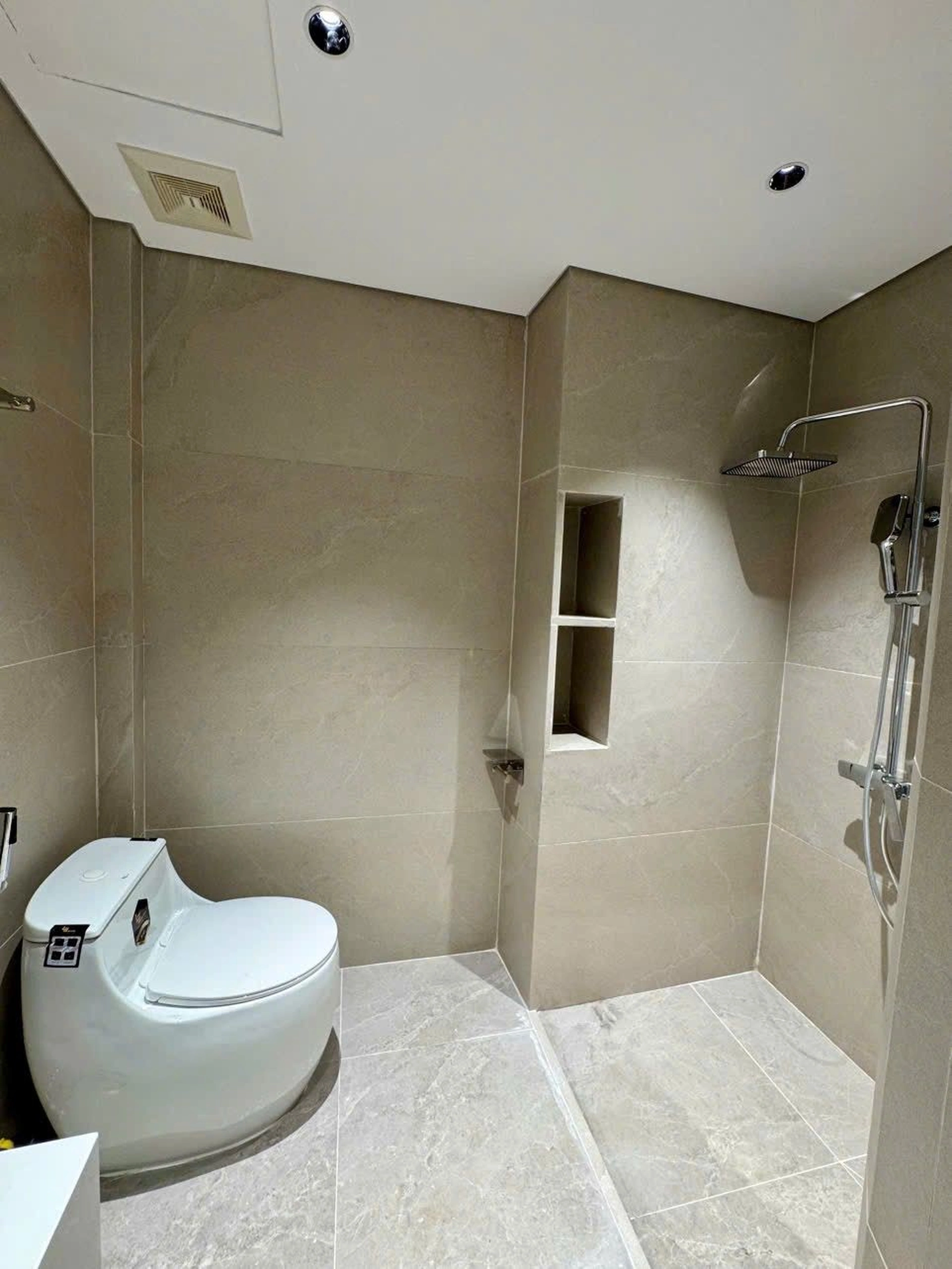 Nhà mặt ngõ cách Ngọc Thụy (mặt đê và đường gom chân đê) 50m, P. Ngọc Thụy, Q. Long Biên, TP. Hà Nội