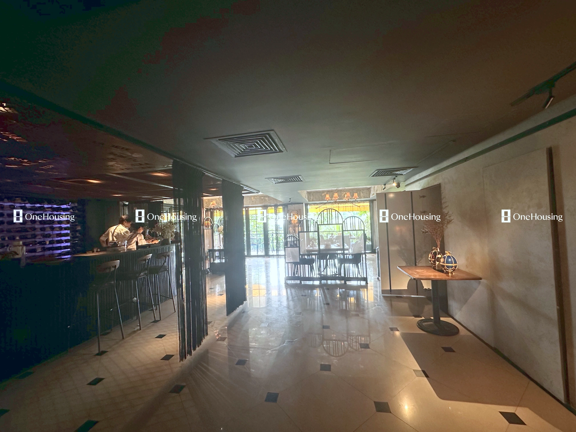 Nhà mặt phố Âu Cơ (đường gom chân đê), P. Nhật Tân, Q. Tây Hồ, TP. Hà Nội