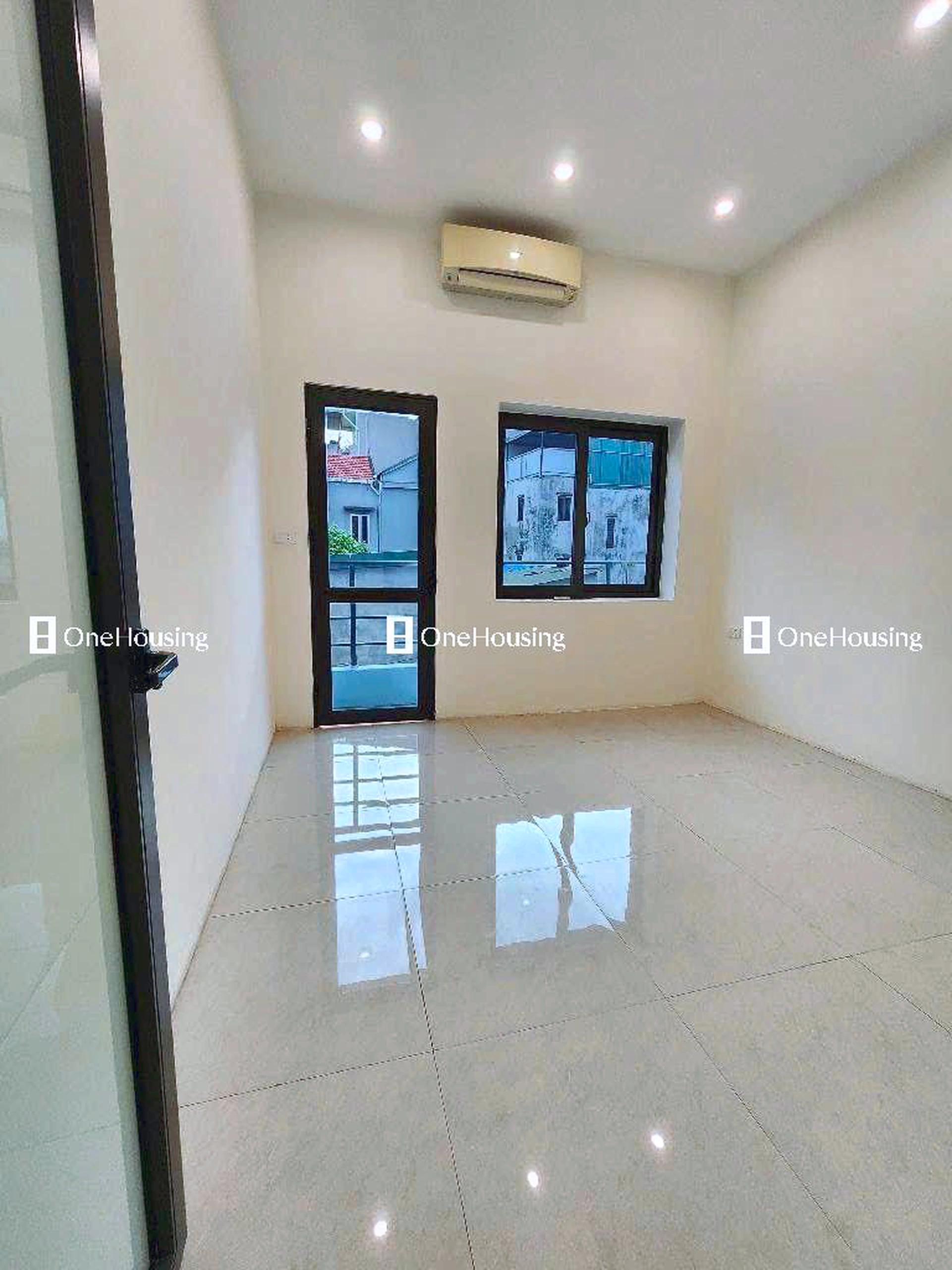 Nhà mặt ngõ cách An Dương Vương (đường gom chân đê) 100m, P. Phú Thượng, Q. Tây Hồ, TP. Hà Nội