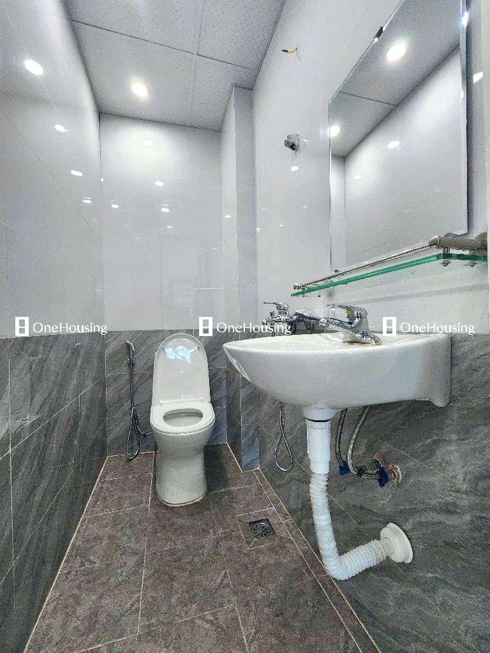 Nhà mặt ngõ cách An Dương Vương (đường gom chân đê) 100m, P. Phú Thượng, Q. Tây Hồ, TP. Hà Nội