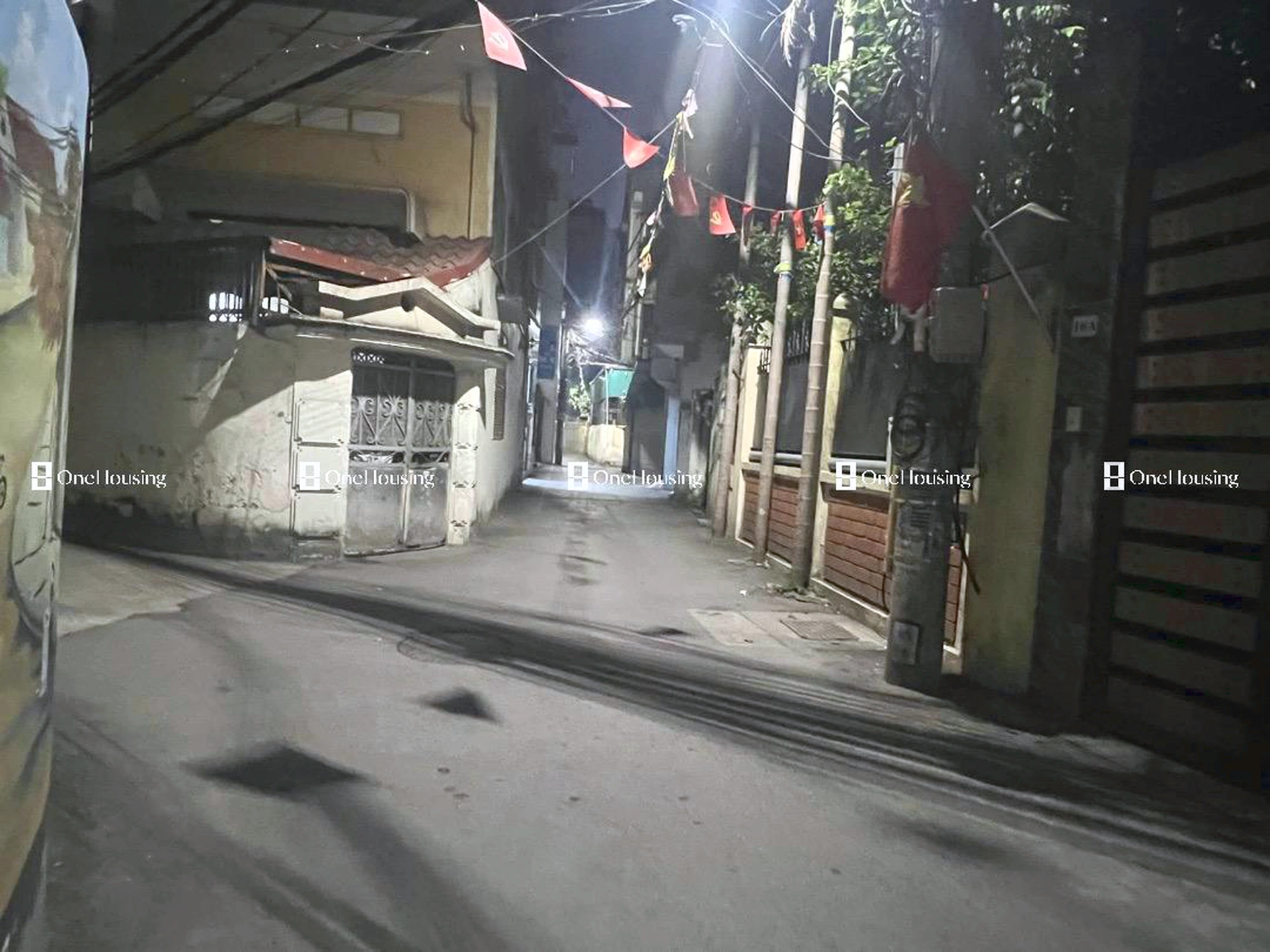 Nhà mặt ngõ cách Nguyễn Văn Cừ 50m, P. Bồ Đề, Q. Long Biên, TP. Hà Nội