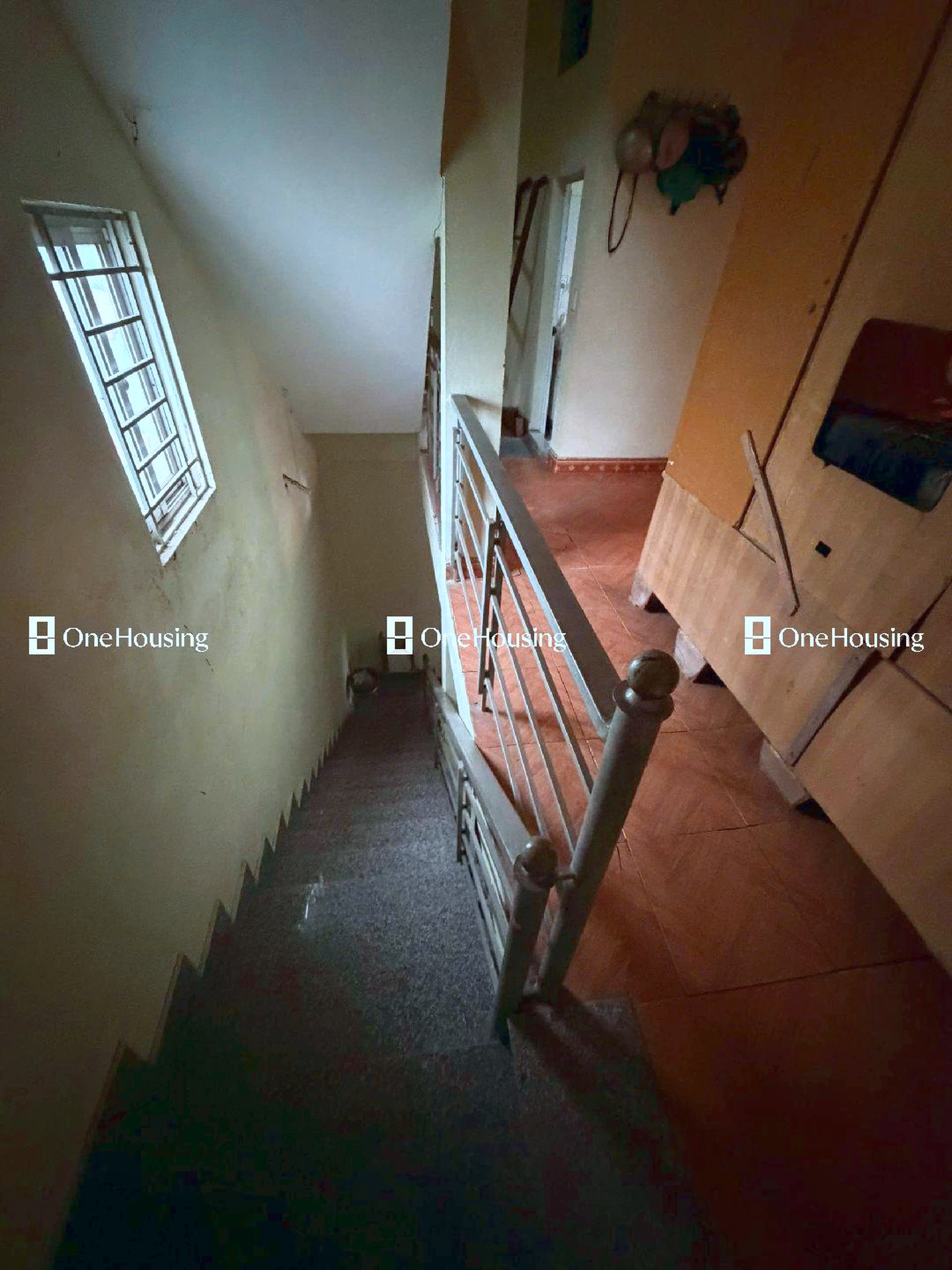 Nhà mặt ngõ cách Nguyễn Văn Linh 100m, P. Thạch Bàn, Q. Long Biên, TP. Hà Nội