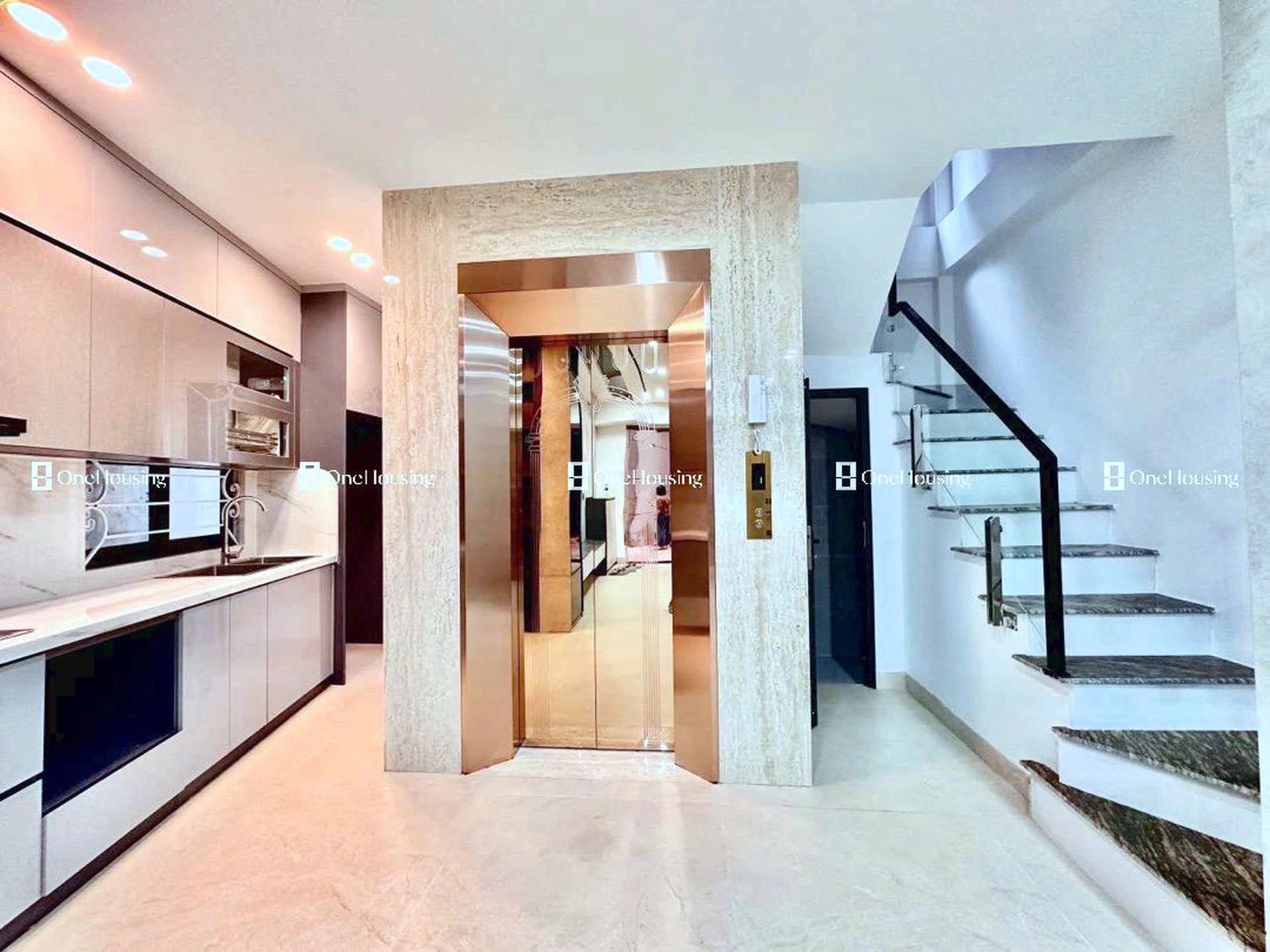 Nhà mặt ngõ cách Ngọc Thụy (mặt đê và đường gom chân đê) 50m, P. Bồ Đề, Q. Long Biên, TP. Hà Nội