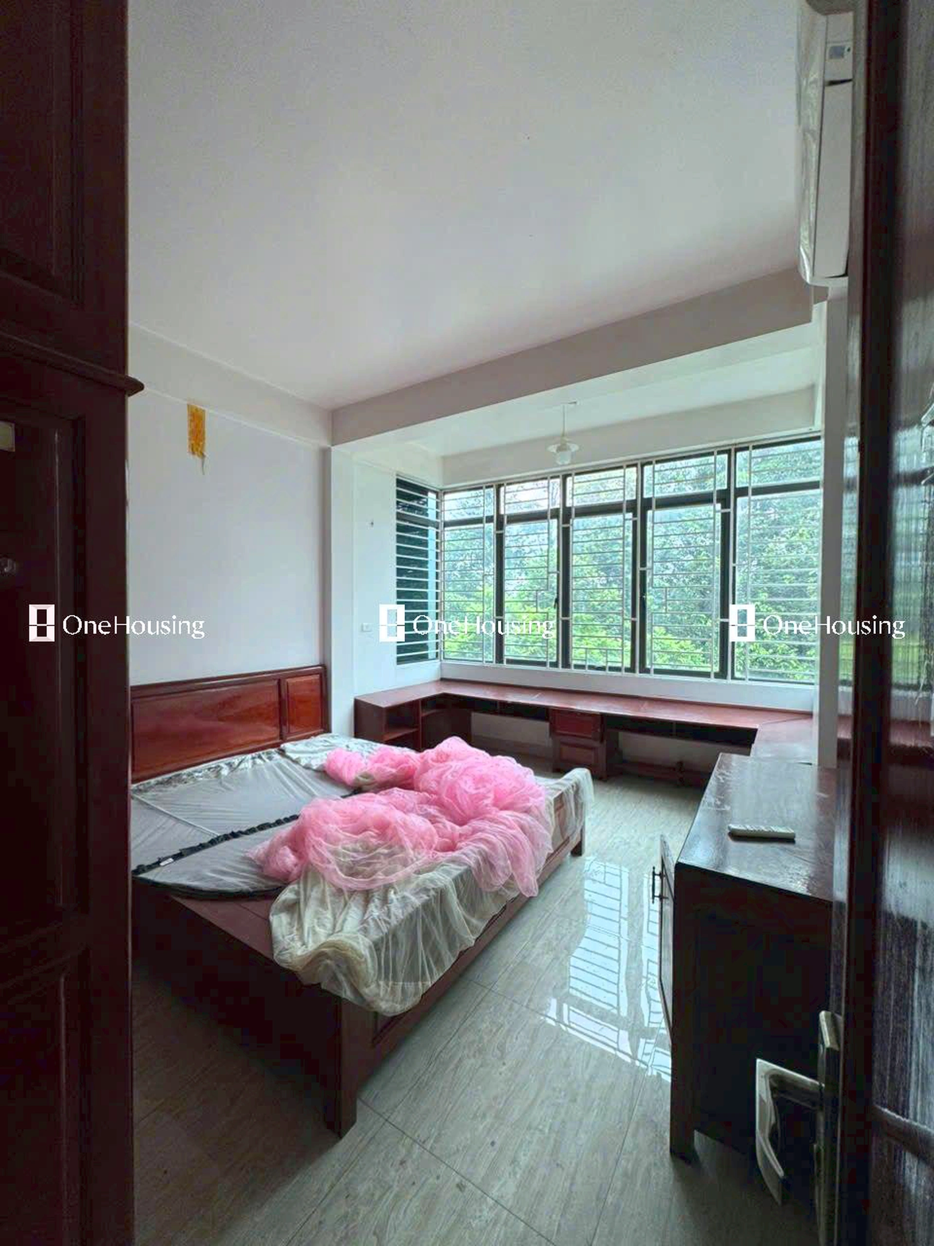 Nhà mặt phố Vũ Đình Tụng, P. Thạch Bàn, Q. Long Biên, TP. Hà Nội