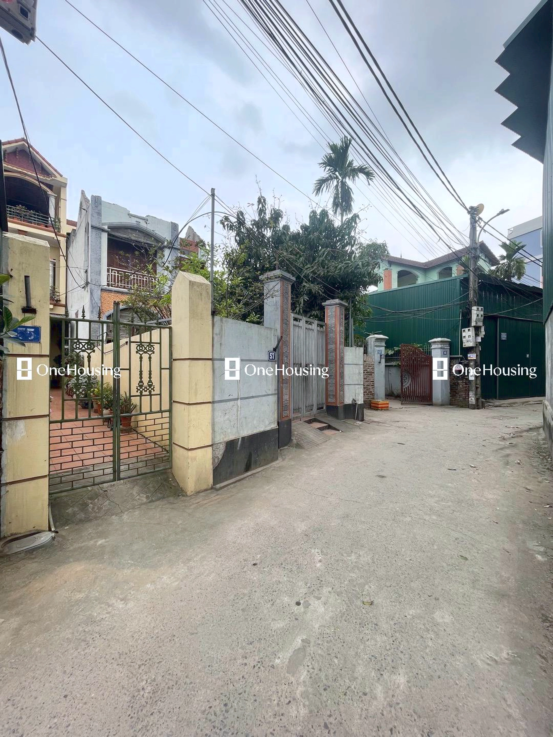 Đất nền cách Bát Khối (Mặt đê sông Hồng) 15m, P. Cự Khối, Q. Long Biên, TP. Hà Nội