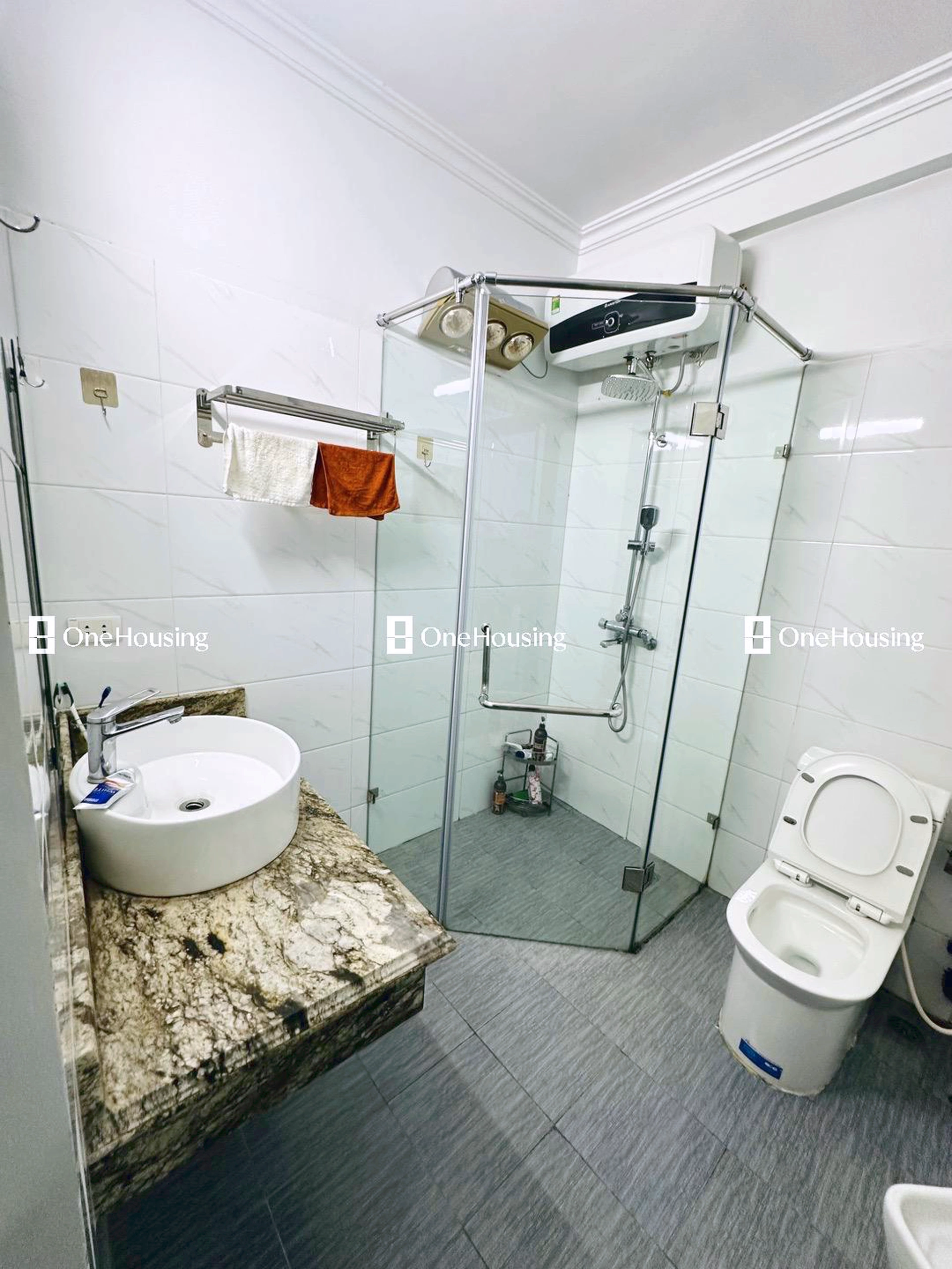 Nhà mặt ngõ cách Lạc Long Quân 50m, P. Nhật Tân, Q. Tây Hồ, TP. Hà Nội