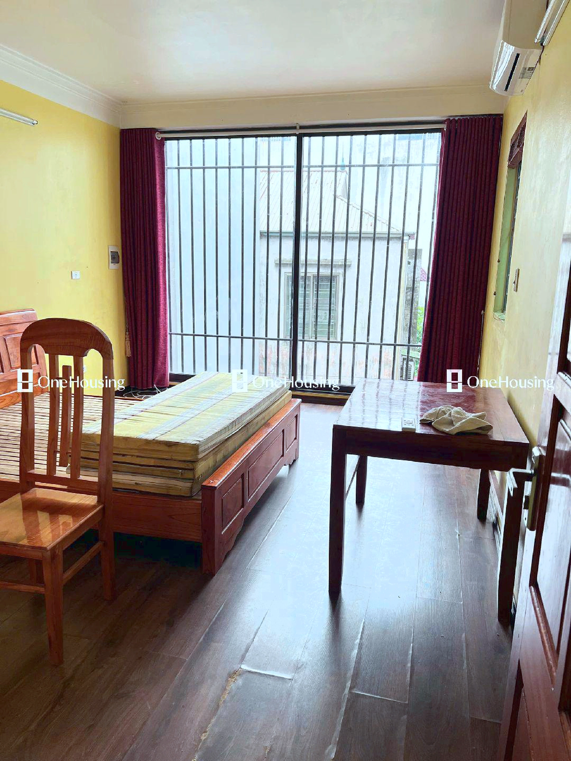 Nhà mặt ngõ cách Nguyễn Văn Linh 150m, P. Thạch Bàn, Q. Long Biên, TP. Hà Nội