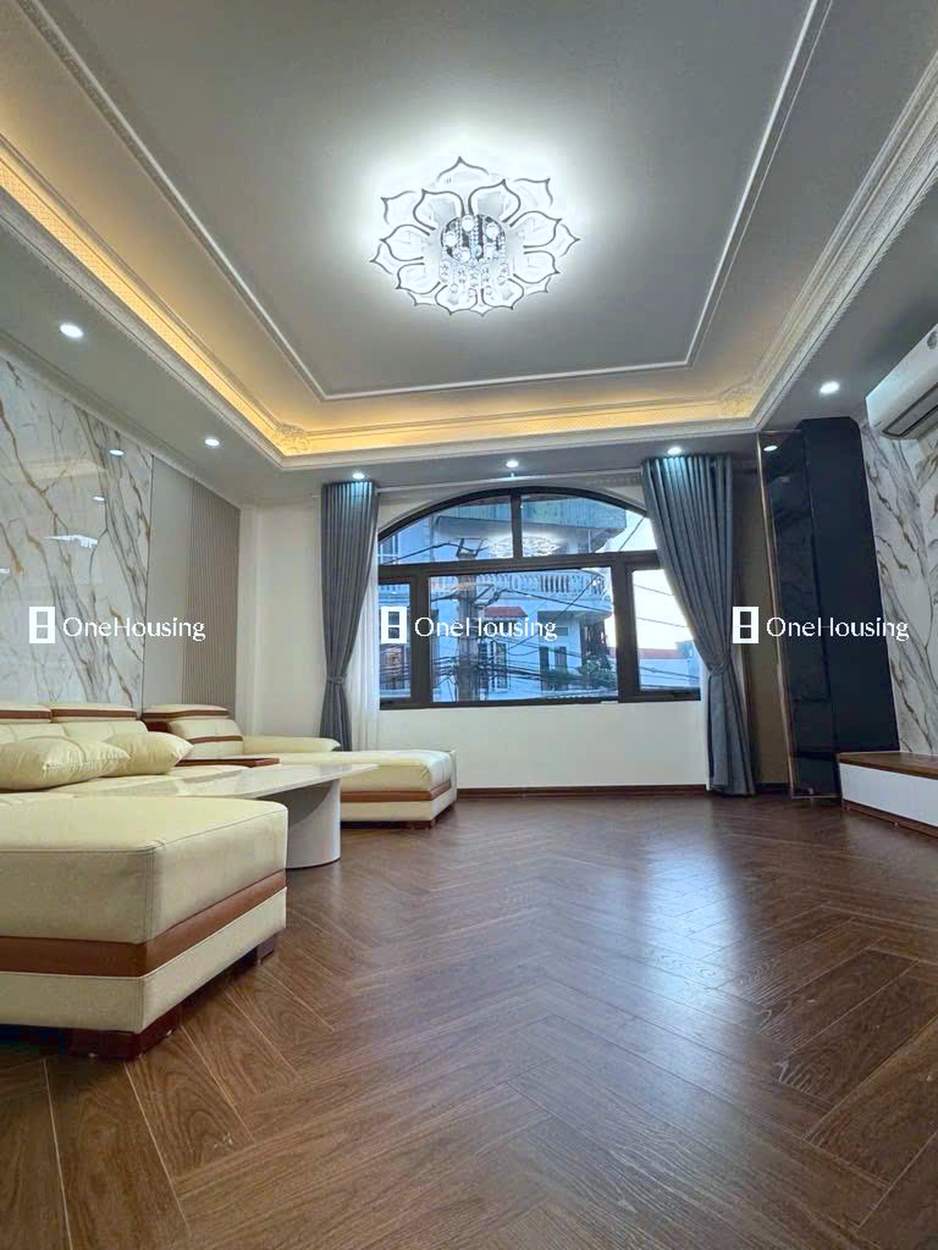 Nhà mặt ngõ cách Nguyễn Văn Linh 200m, P. Thạch Bàn, Q. Long Biên, TP. Hà Nội