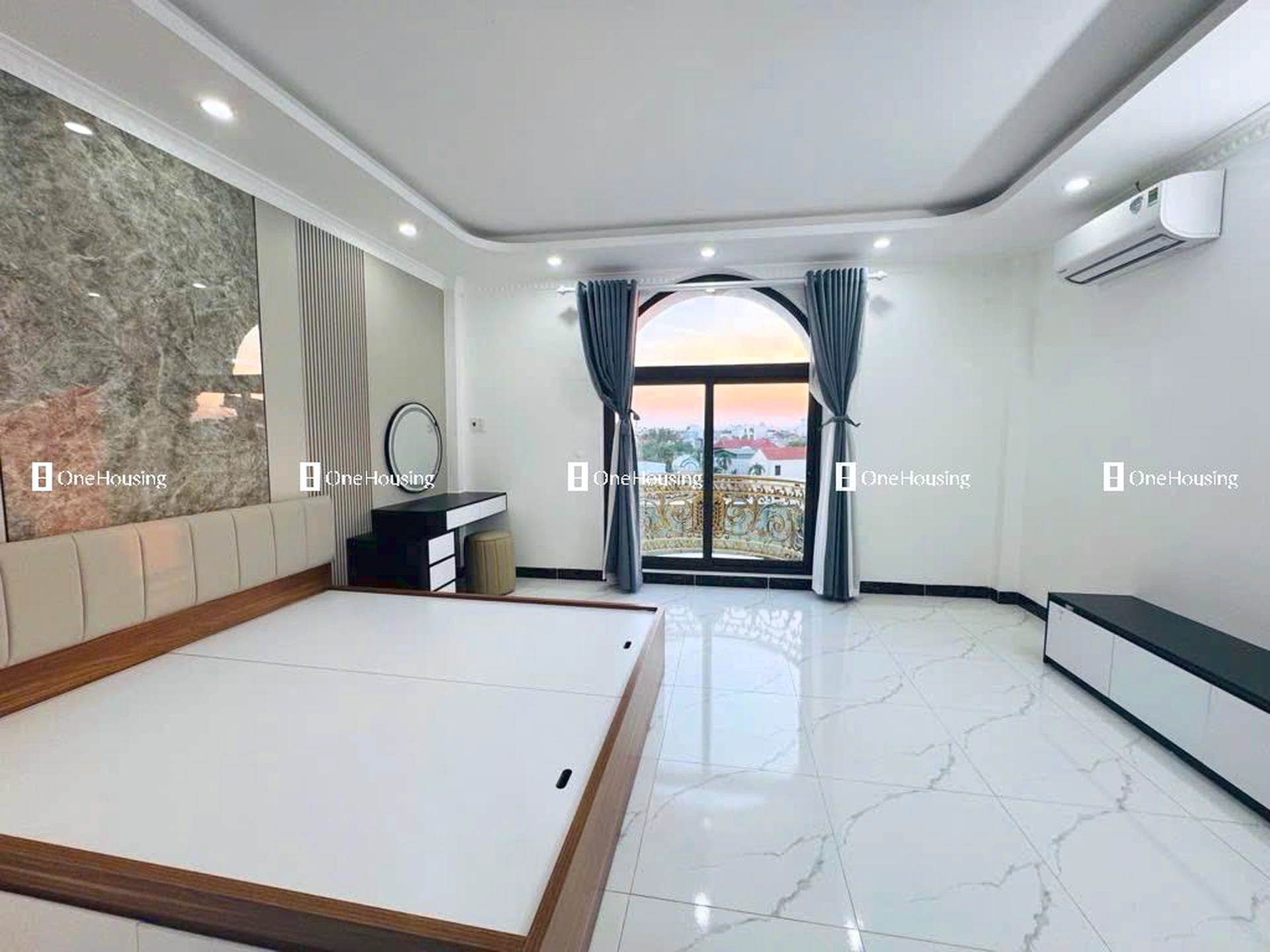 Nhà mặt ngõ cách Nguyễn Văn Linh 200m, P. Thạch Bàn, Q. Long Biên, TP. Hà Nội