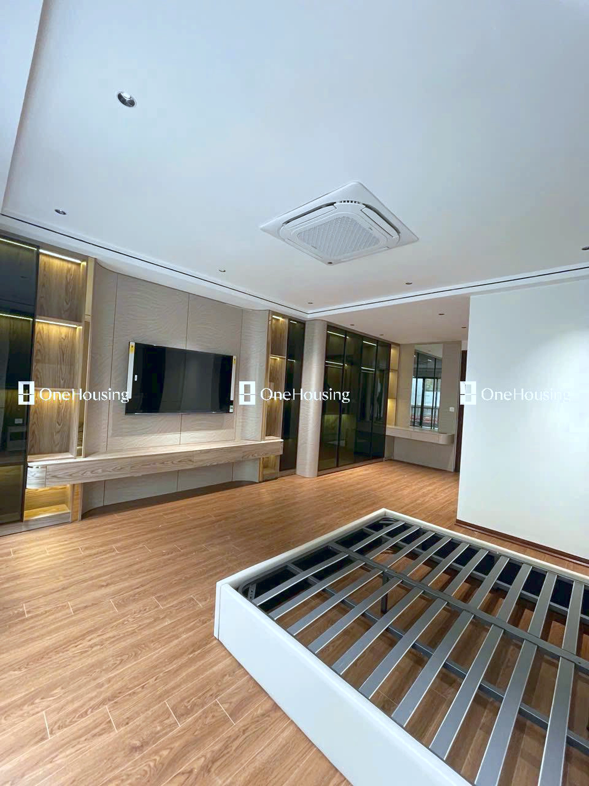 Nhà mặt ngõ cách Nguyễn Văn Cừ 10m, P. Bồ Đề, Q. Long Biên, TP. Hà Nội