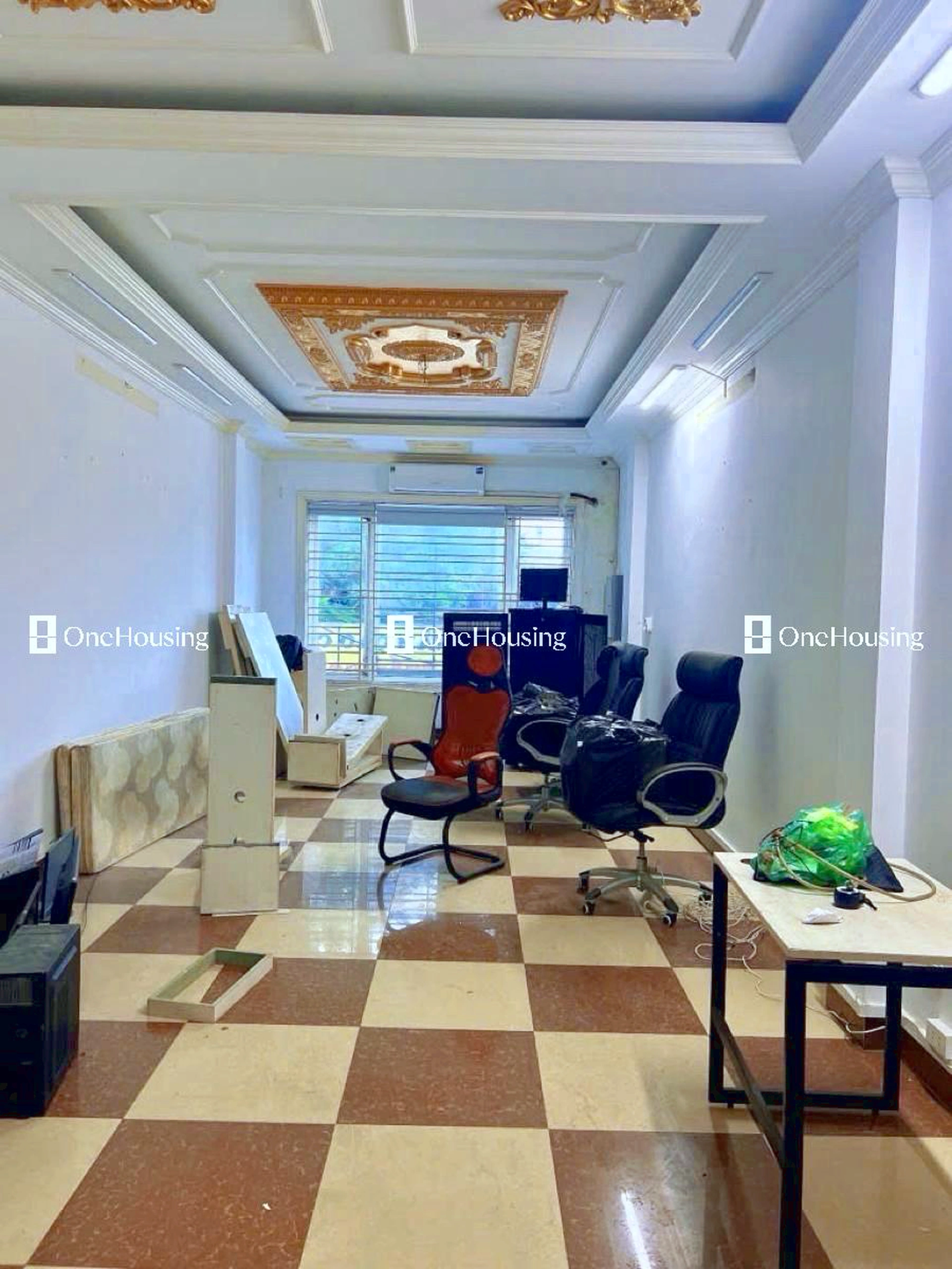 Nhà mặt phố Trần Quốc Hoàn, P. Dịch Vọng Hậu, Q. Cầu Giấy, TP. Hà Nội