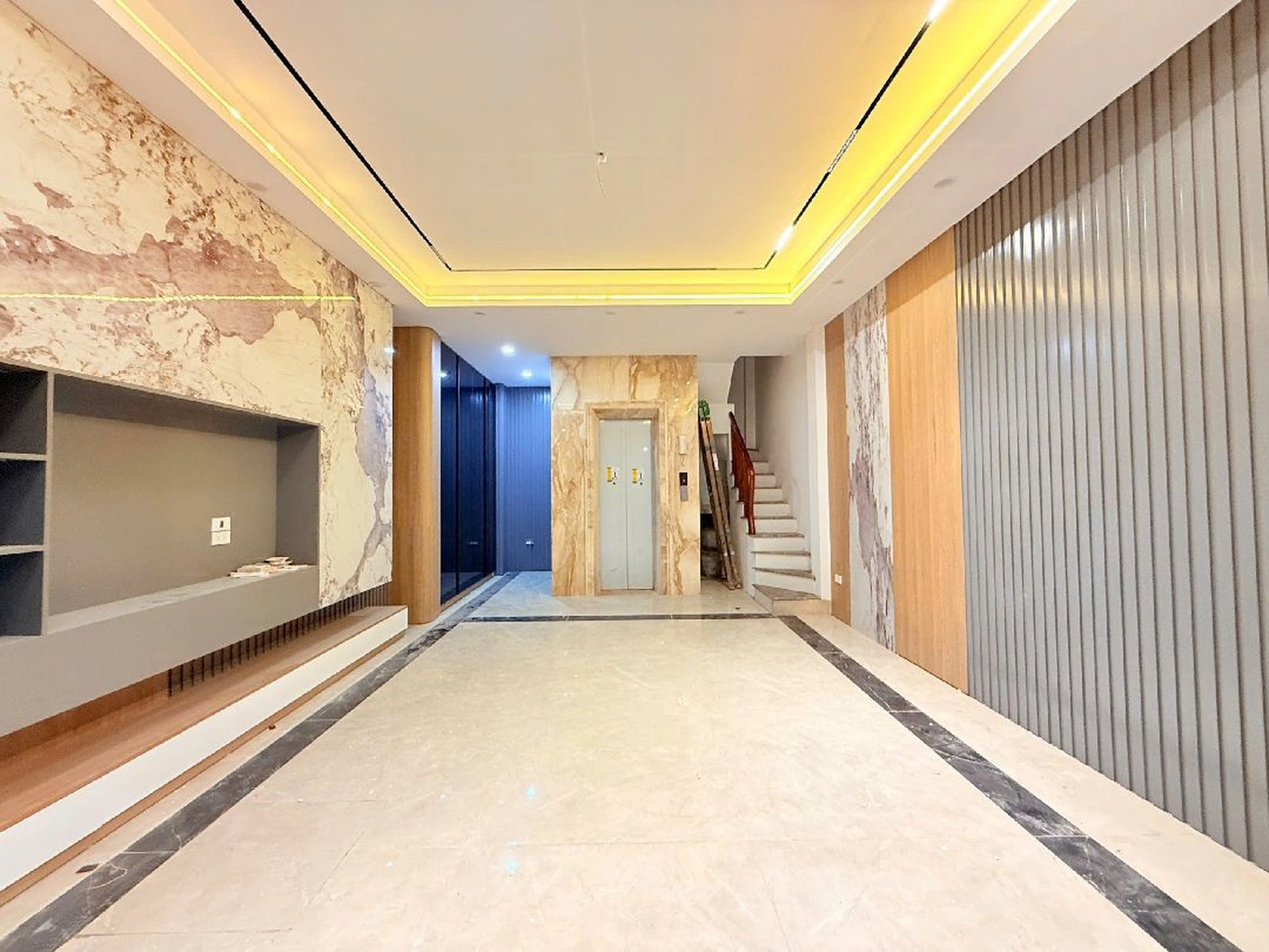 Nhà mặt ngõ cách Hoa Lư 30m, P. Lê Đại Hành, Q. Hai Bà Trưng, TP. Hà Nội