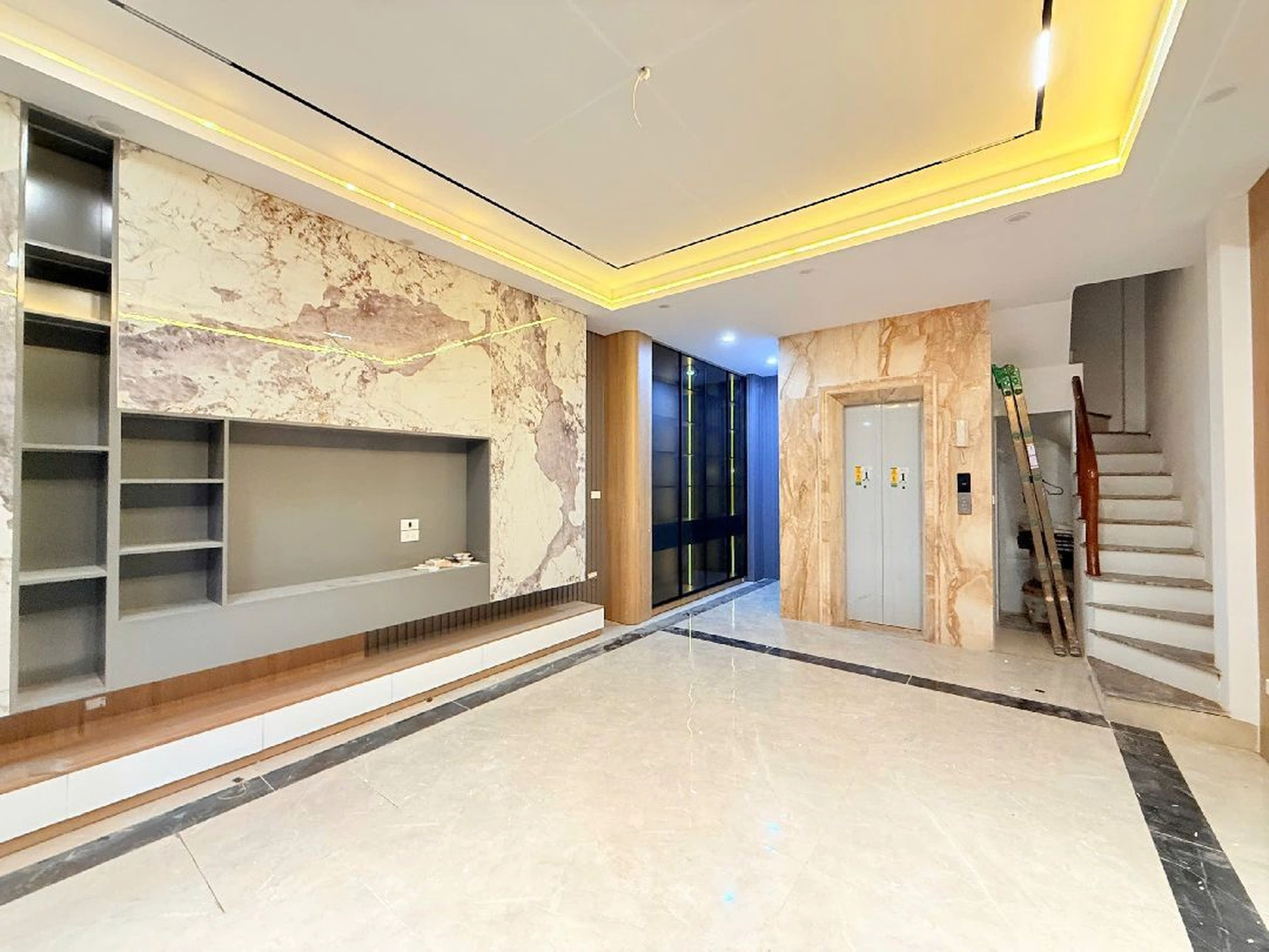 Nhà mặt ngõ cách Hoa Lư 30m, P. Lê Đại Hành, Q. Hai Bà Trưng, TP. Hà Nội