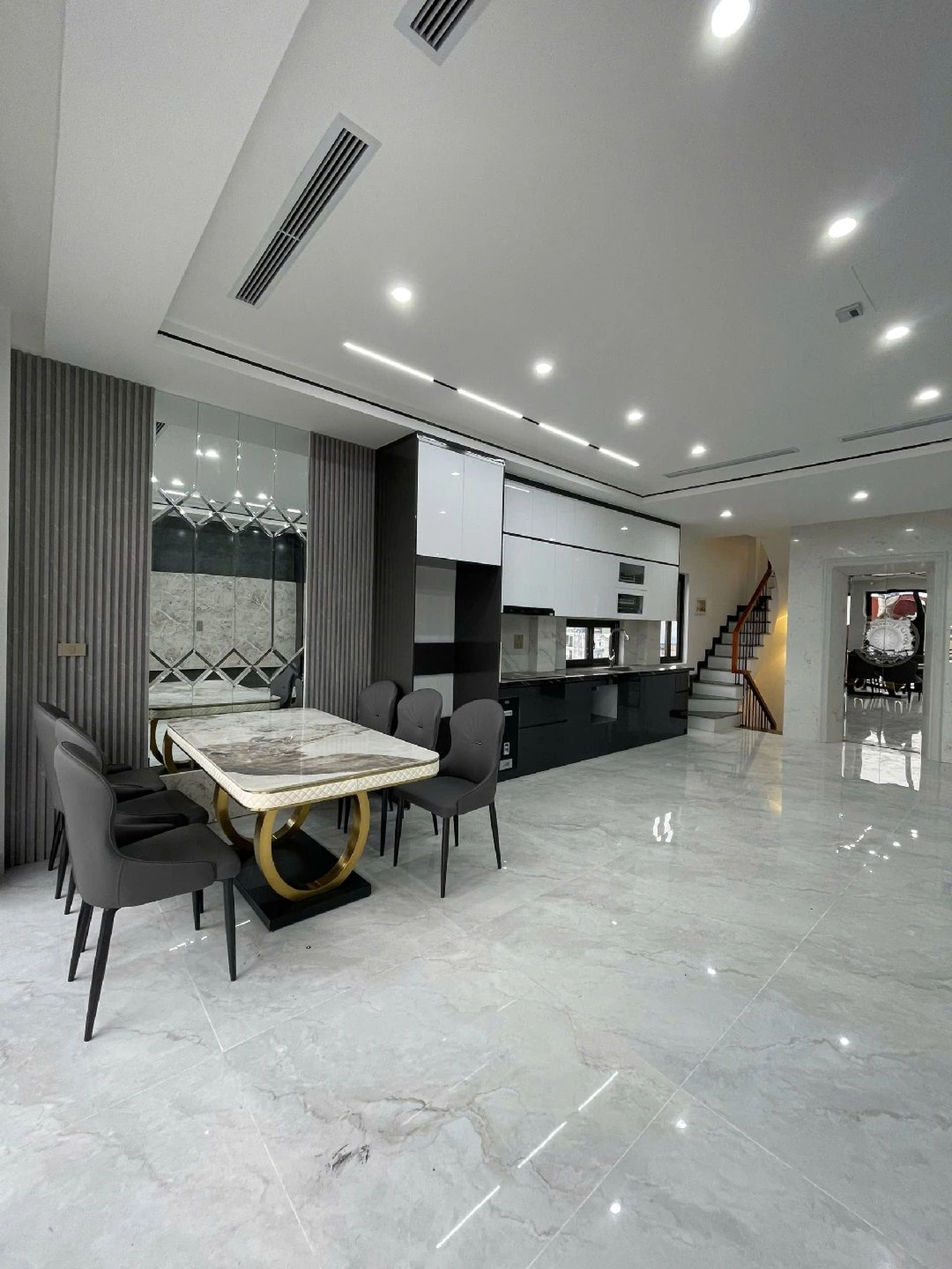 Nhà mặt ngõ cách Long Biên 1 30m, P. Ngọc Lâm, Q. Long Biên, TP. Hà Nội