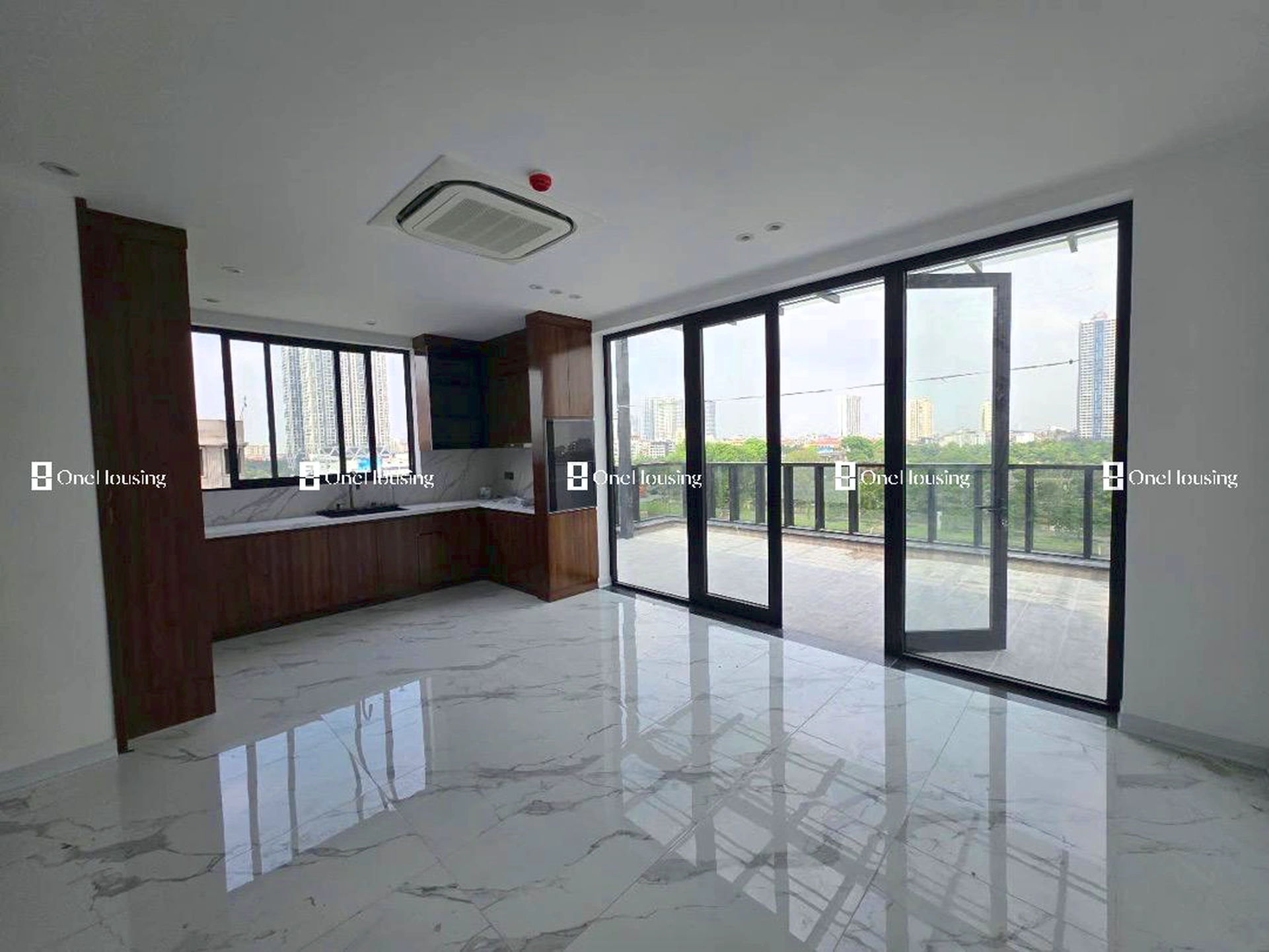 Nhà mặt phố Trần Vỹ, P. Mai Dịch, Q. Cầu Giấy, TP. Hà Nội