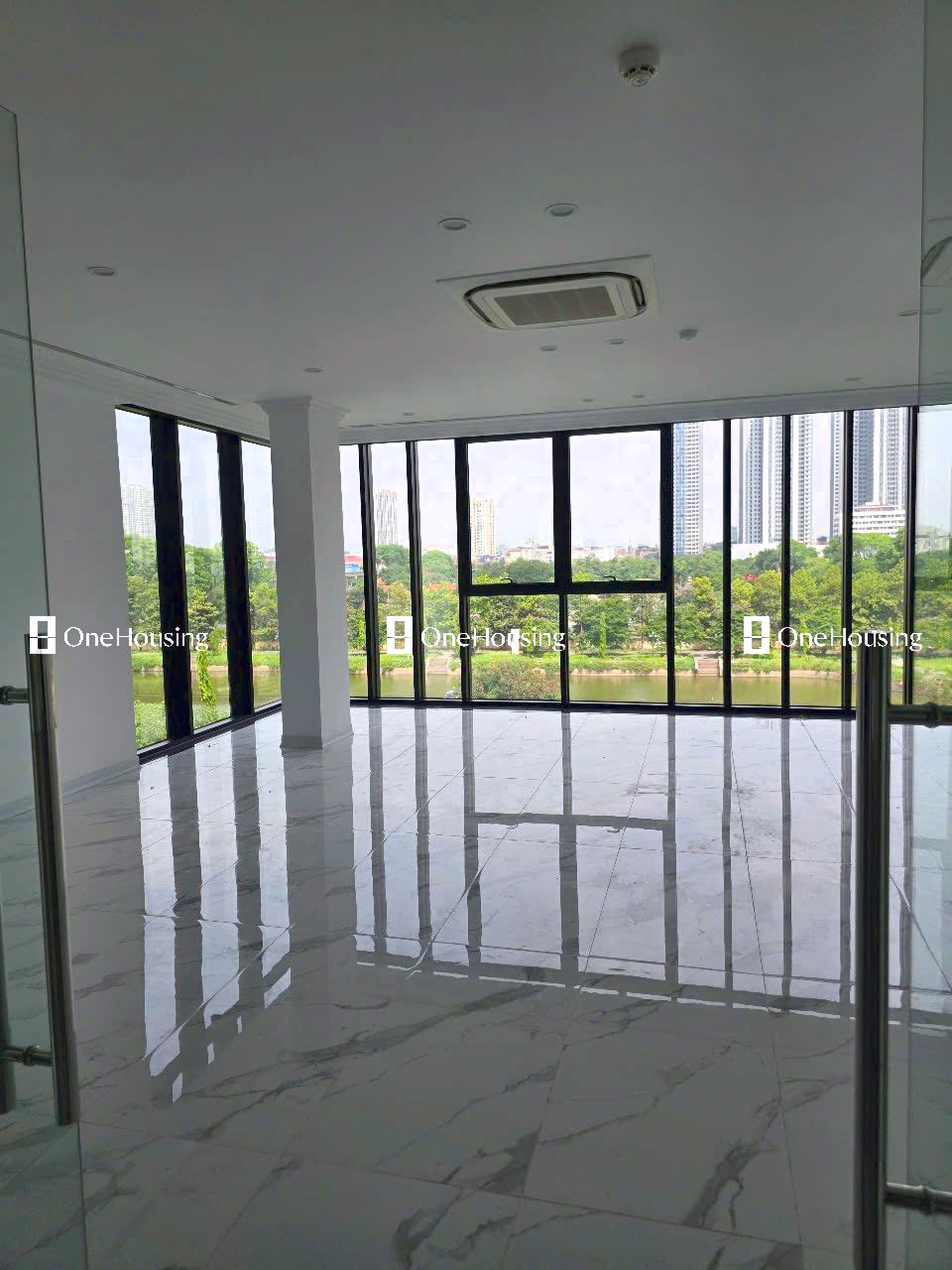 Nhà mặt phố Trần Vỹ, P. Mai Dịch, Q. Cầu Giấy, TP. Hà Nội