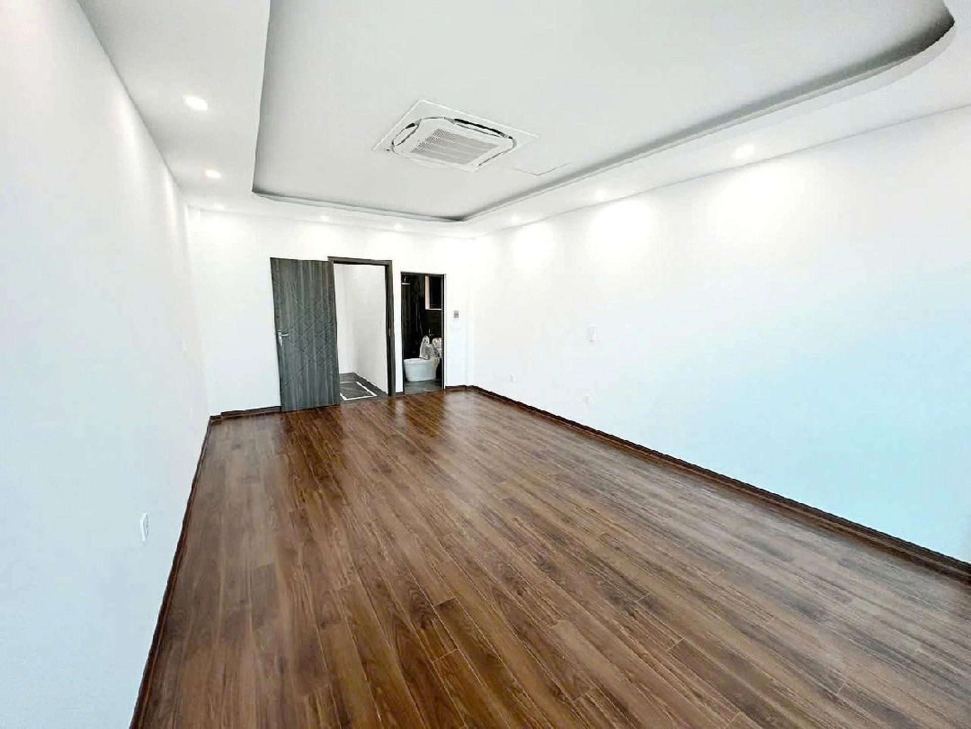 Nhà mặt ngõ cách Đàm Quang Trung 50m, P. Long Biên, Q. Long Biên, TP. Hà Nội