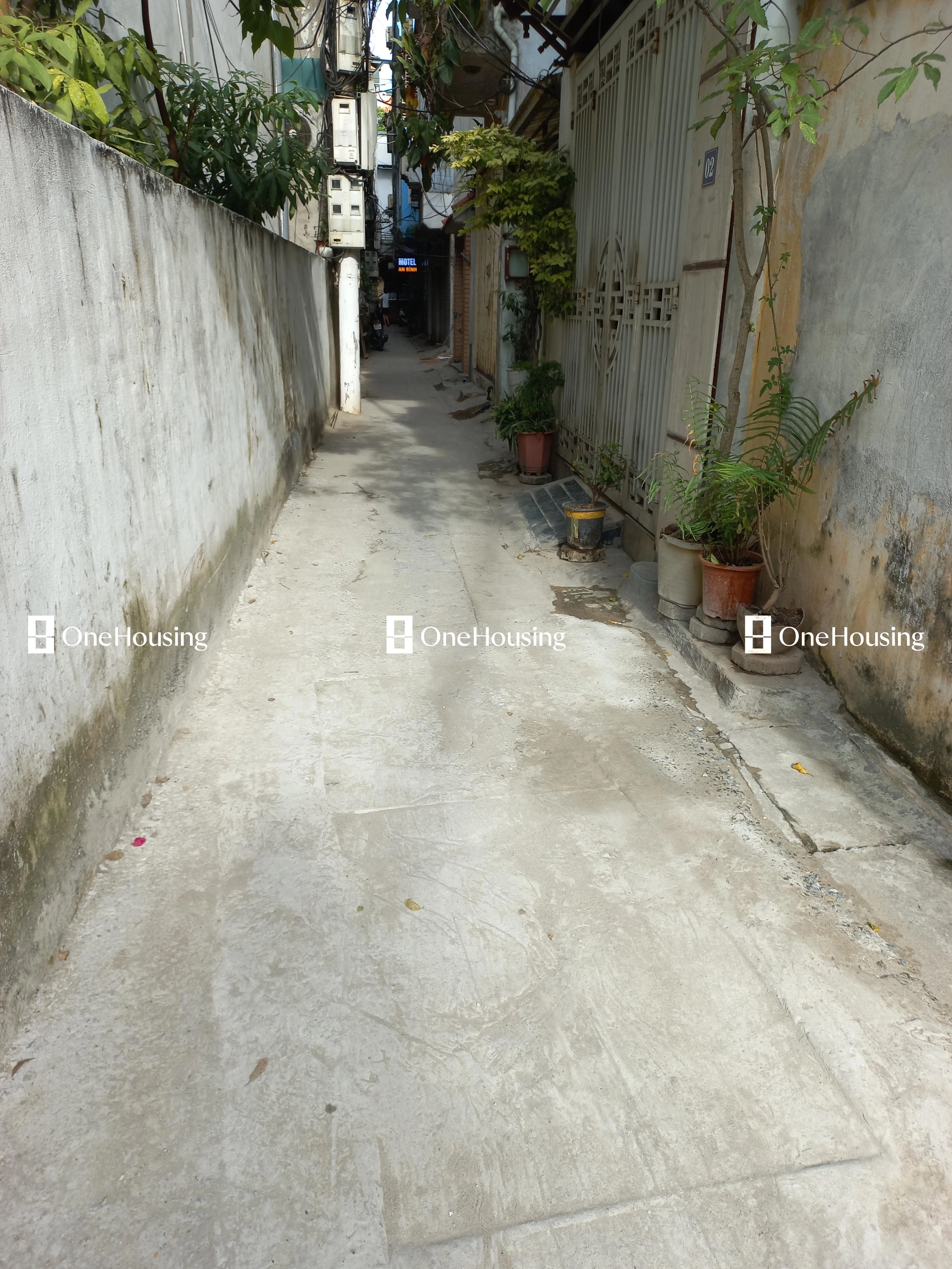 Nhà mặt ngõ cách Nguyễn Văn Cừ 50m, P. Bồ Đề, Q. Long Biên, TP. Hà Nội