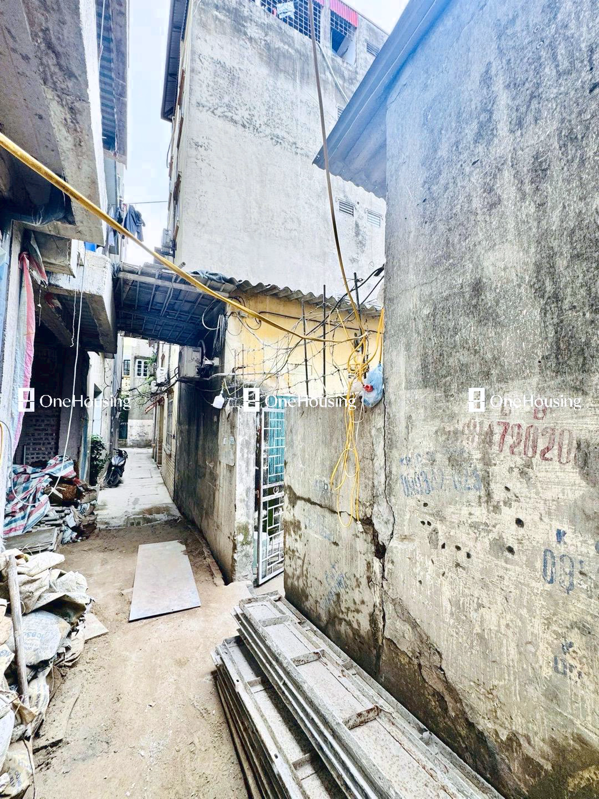 Nhà mặt ngõ cách Lạc Long Quân 50m, P. Nghĩa Đô, Q. Cầu Giấy, TP. Hà Nội