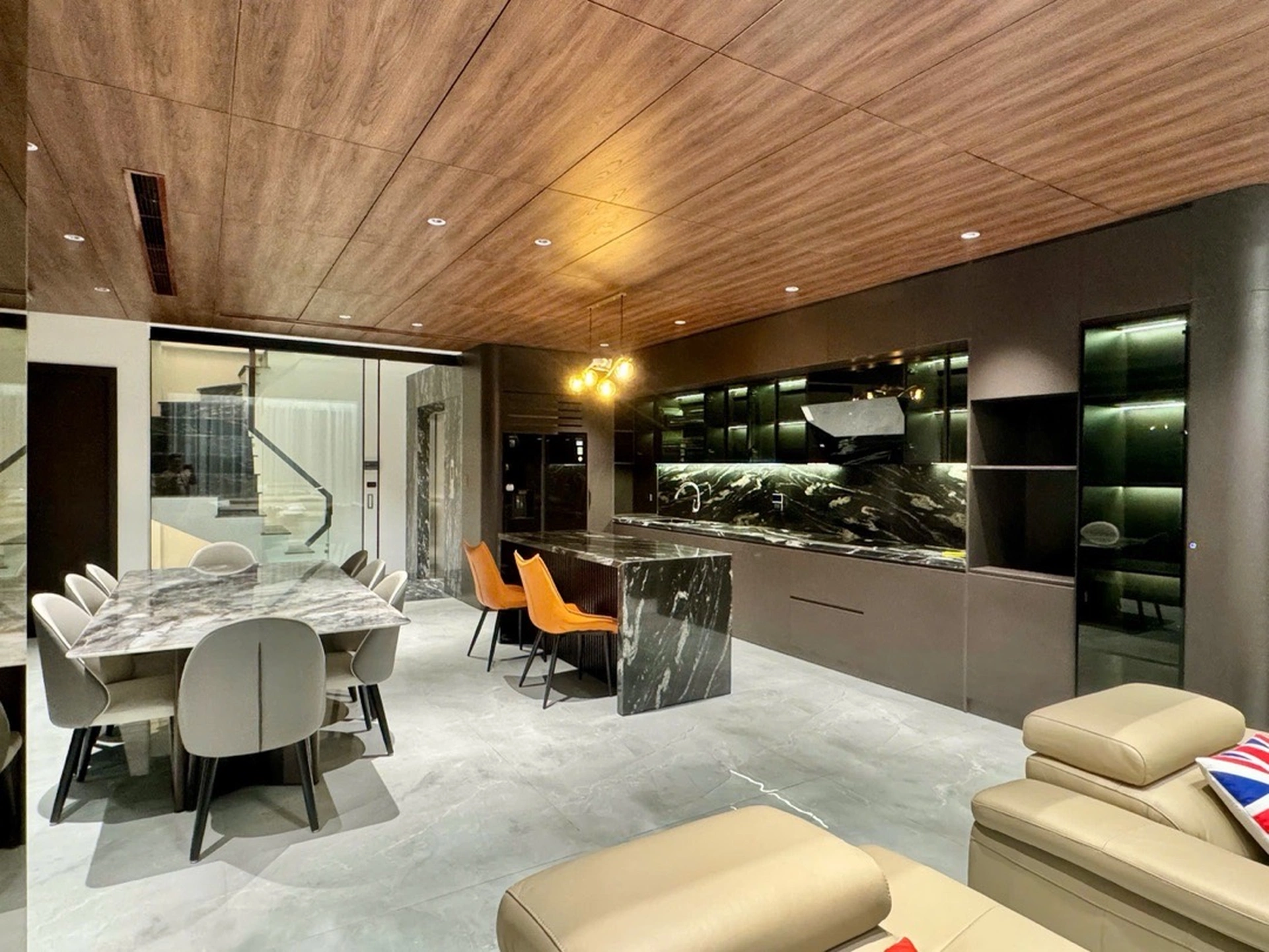 Nhà mặt ngõ cách Nguyễn Sơn 50m, P. Gia Thụy, Q. Long Biên, TP. Hà Nội