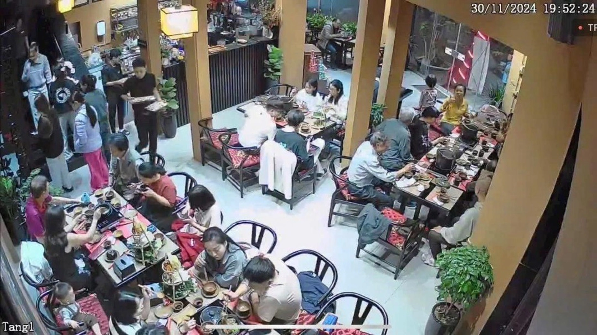 Nhà mặt ngõ cách Đông Quan 10m, P. Quan Hoa, Q. Cầu Giấy, TP. Hà Nội