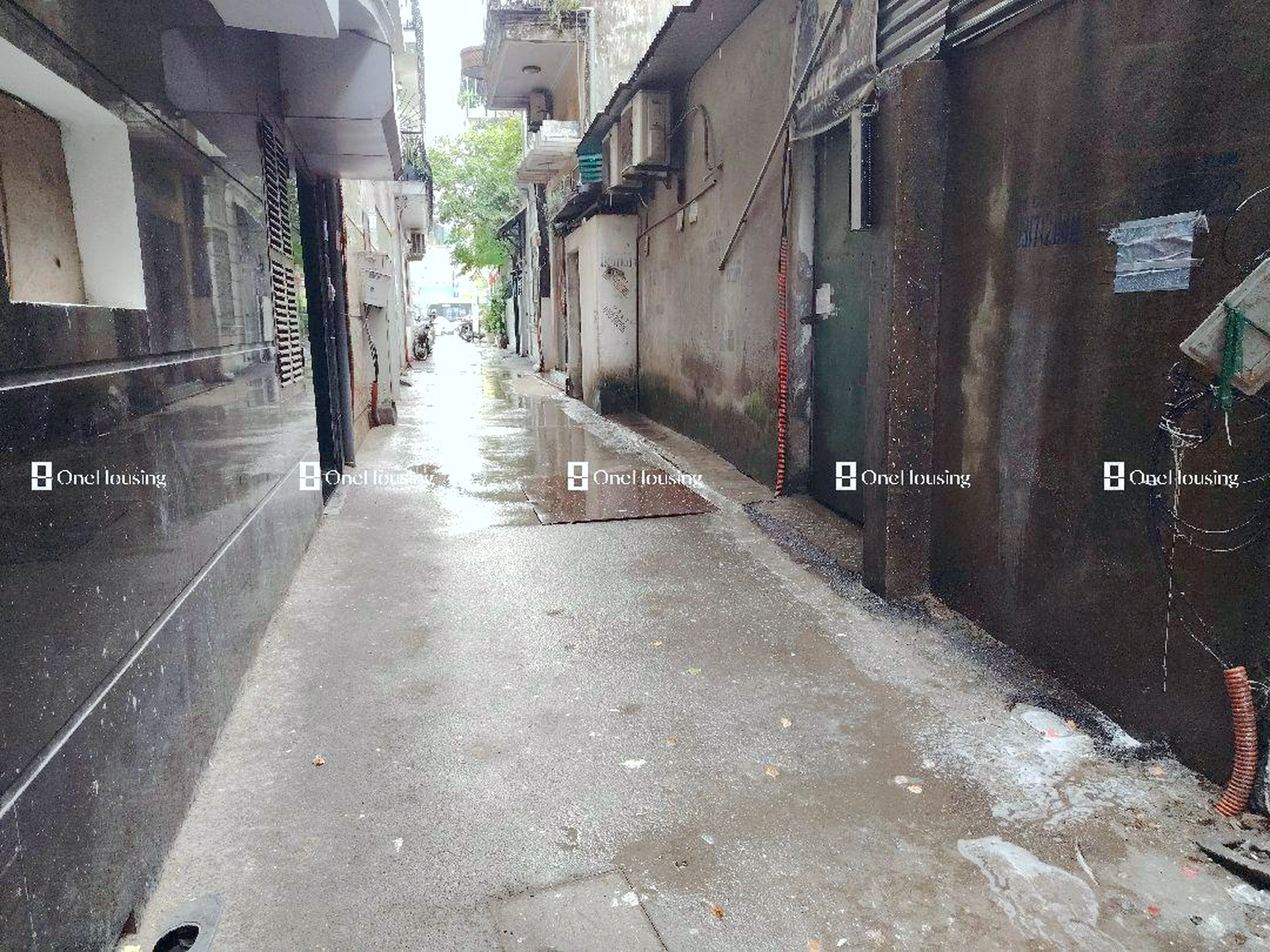 Nhà mặt ngõ cách Nguyễn Văn Cừ 30m, P. Ngọc Lâm, Q. Long Biên, TP. Hà Nội